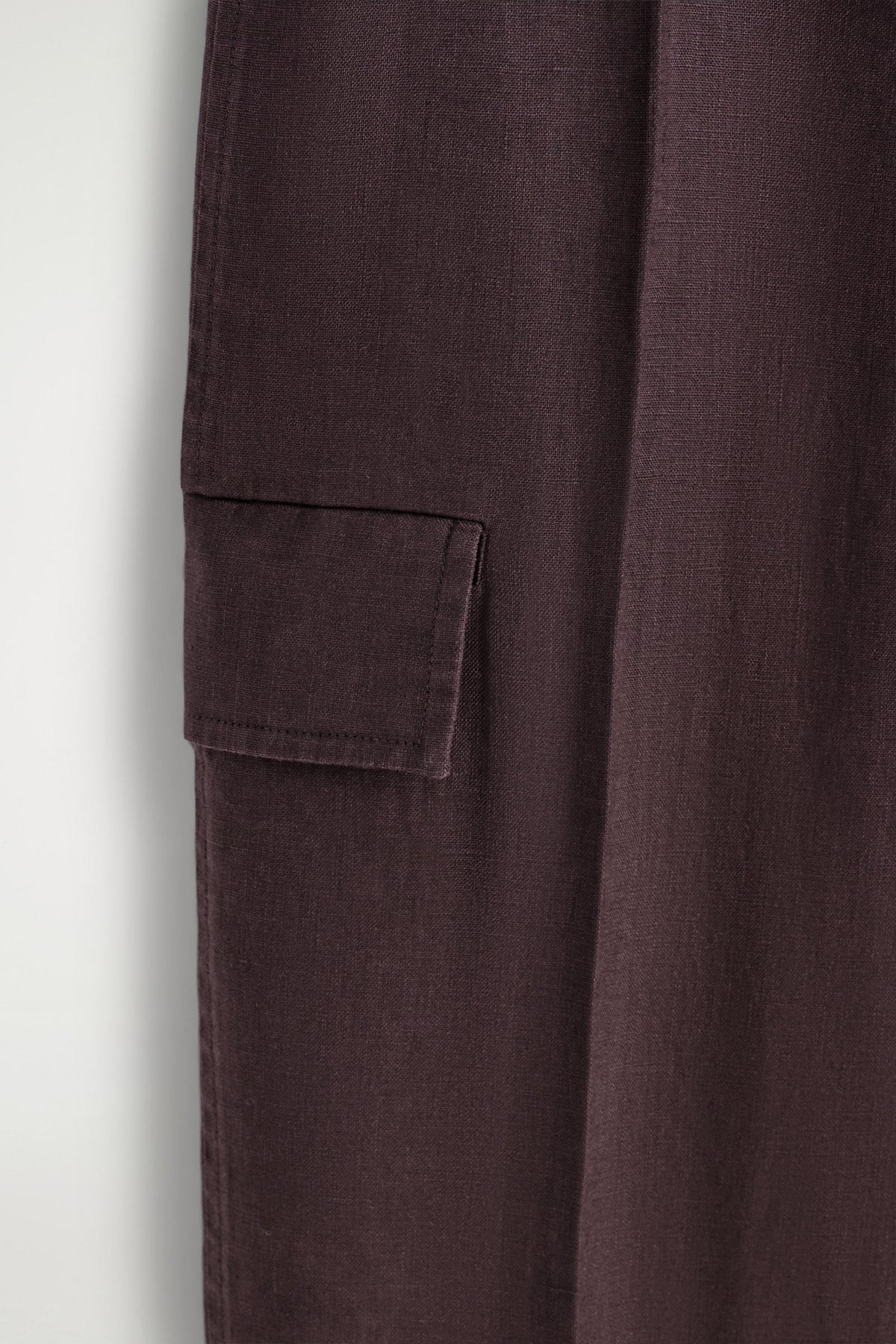PANTALONES DE LINO DE PIERNA BARREL CON CINTURÓN - VINO - StillMedia/DescriptiveDetail