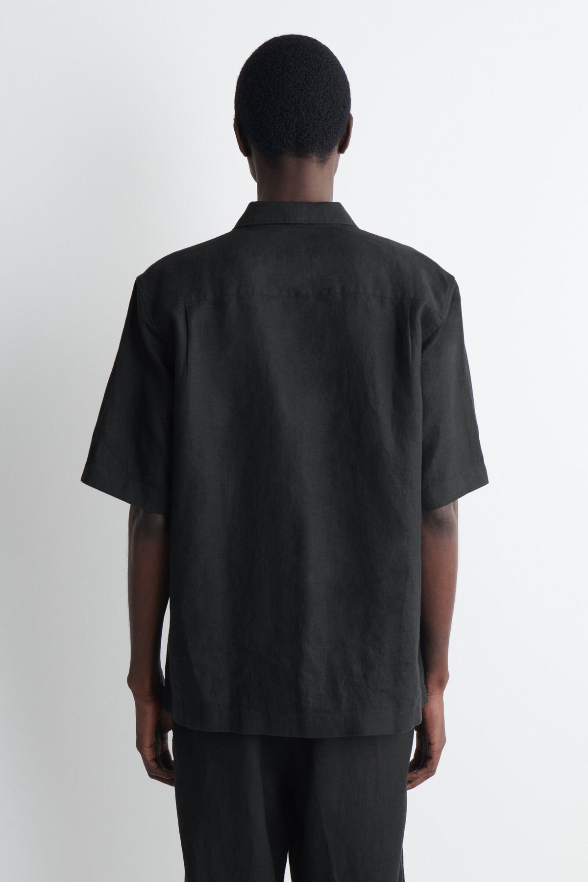 CAMISA DE LINO DE MANGA CORTA - NEGRO - StillMedia/Lookbook