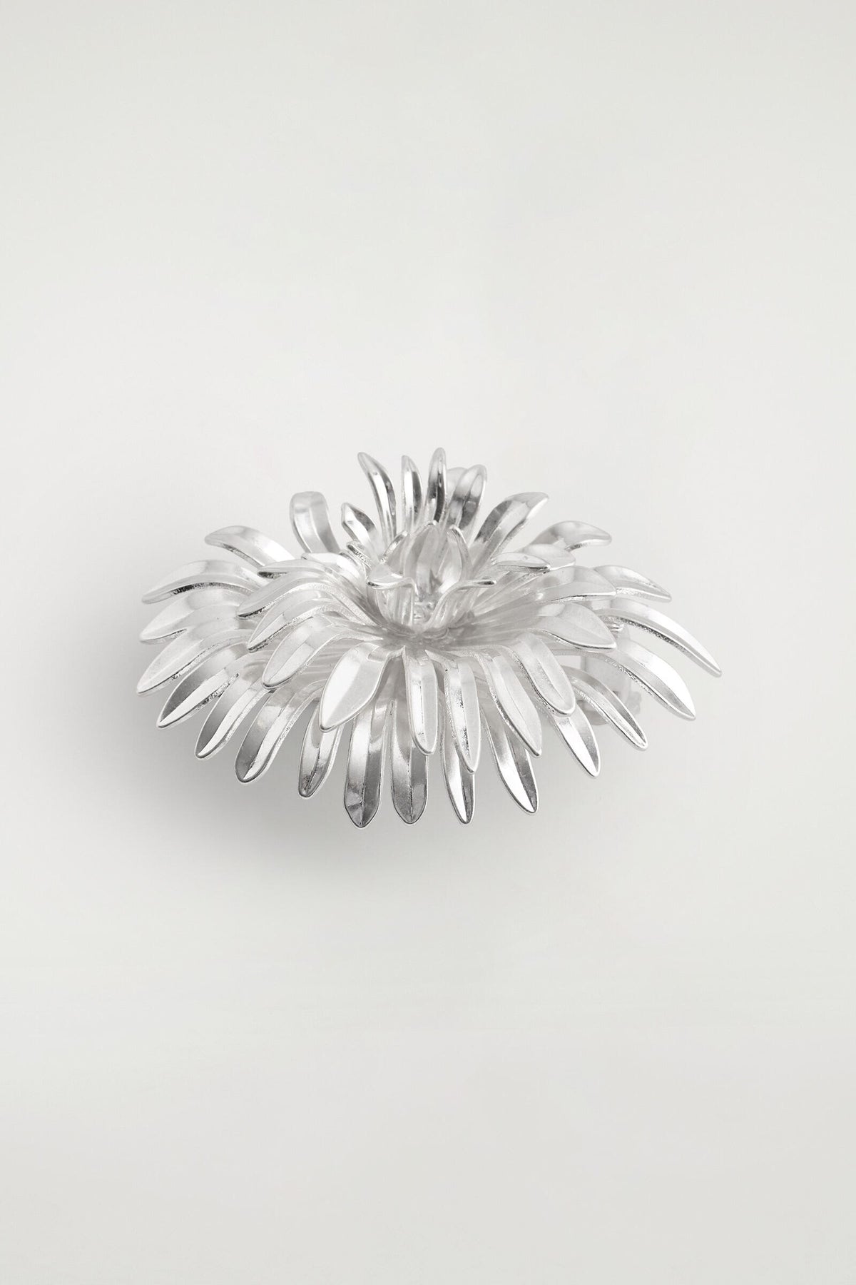 BROCHE FLORAL ABSTRACTO - PLATA | DescriptiveDetail