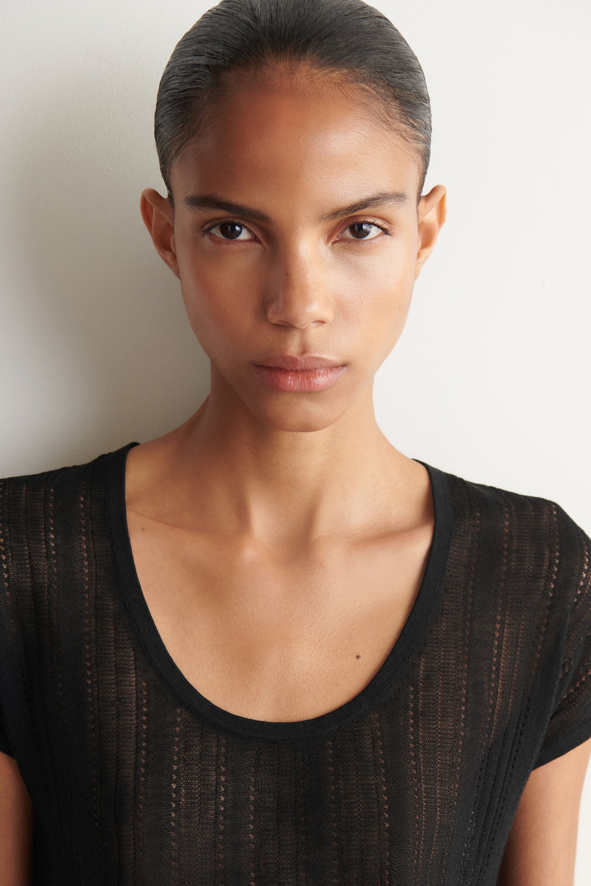 CAMISETA DE ENCAJE CON TEJIDO DIAMANTE - NEGRO