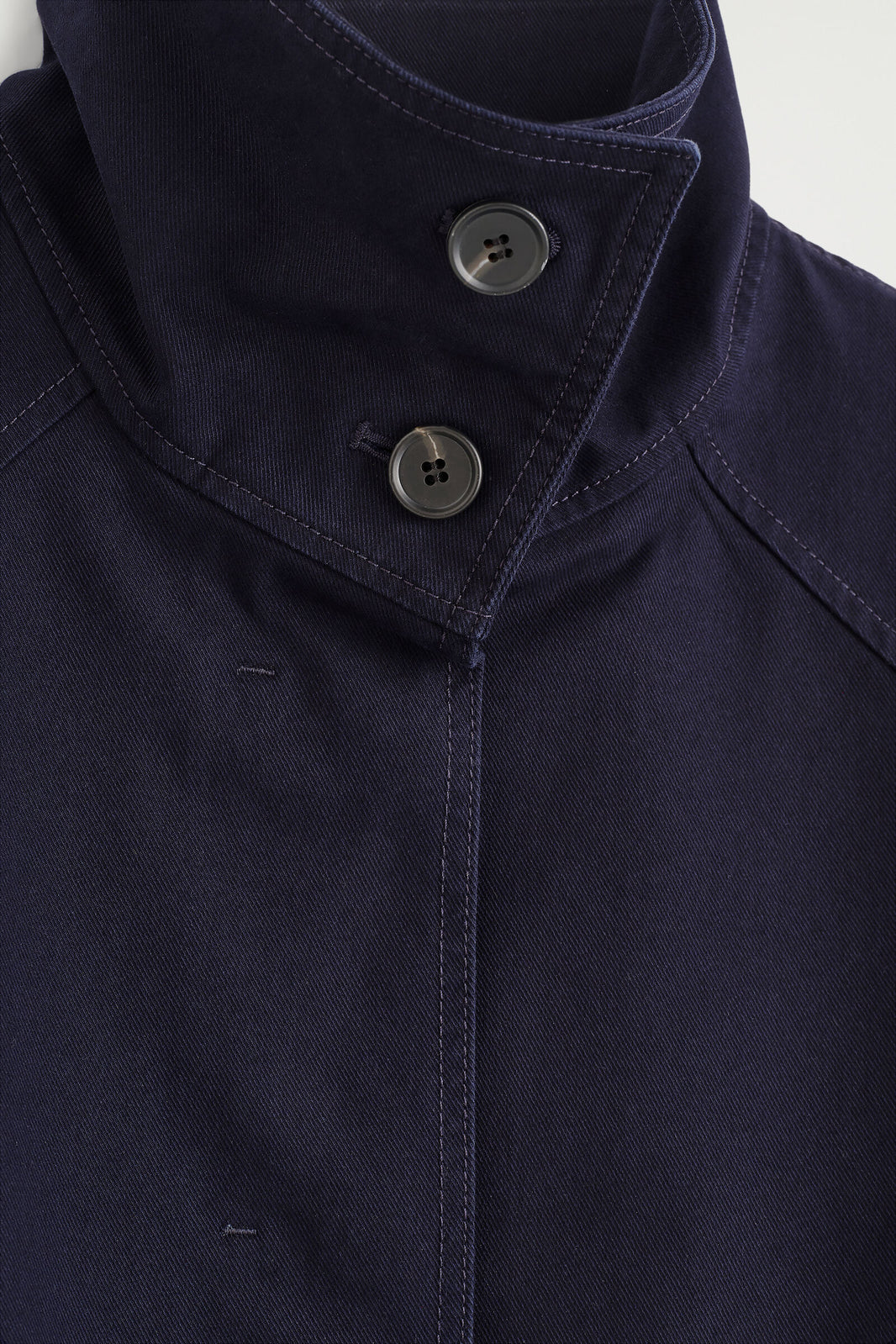 CHAQUETA DE CUELLO DE EMBUDO DE ALGODÓN-TWILL - AZUL MARINO | DescriptiveDetail