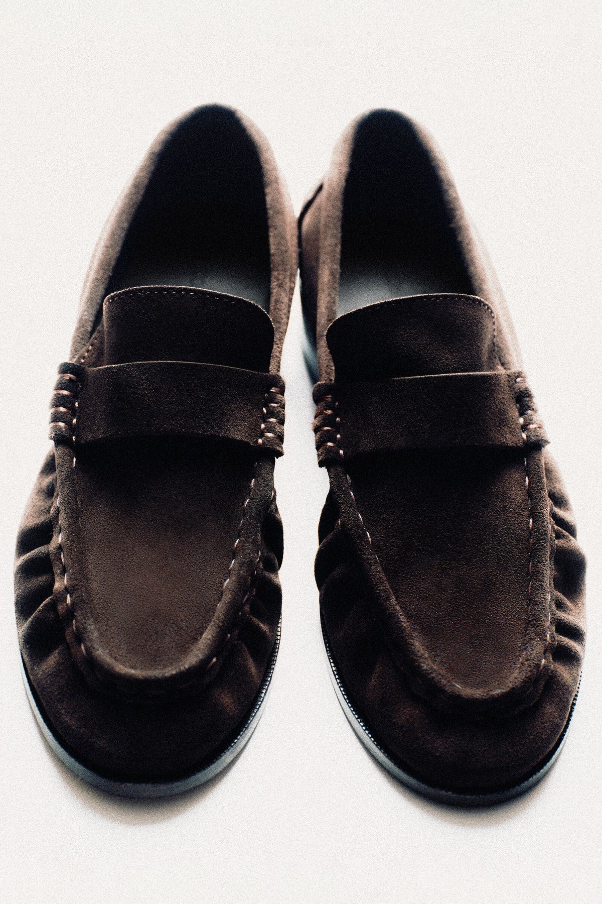 MOCASINES DE PIEL - MARRÓN | DescriptiveStillLife