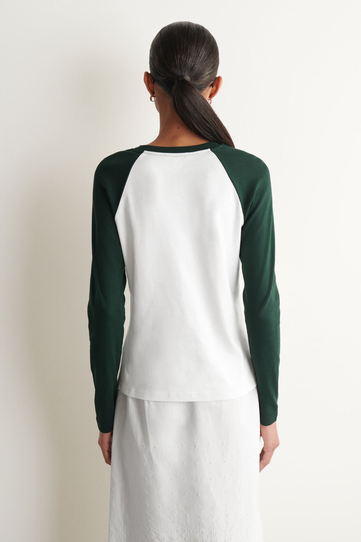 PLAYERA DE ALGODÓN RAGLÁN DE MANGA LARGA - BLANCO / VERDE
