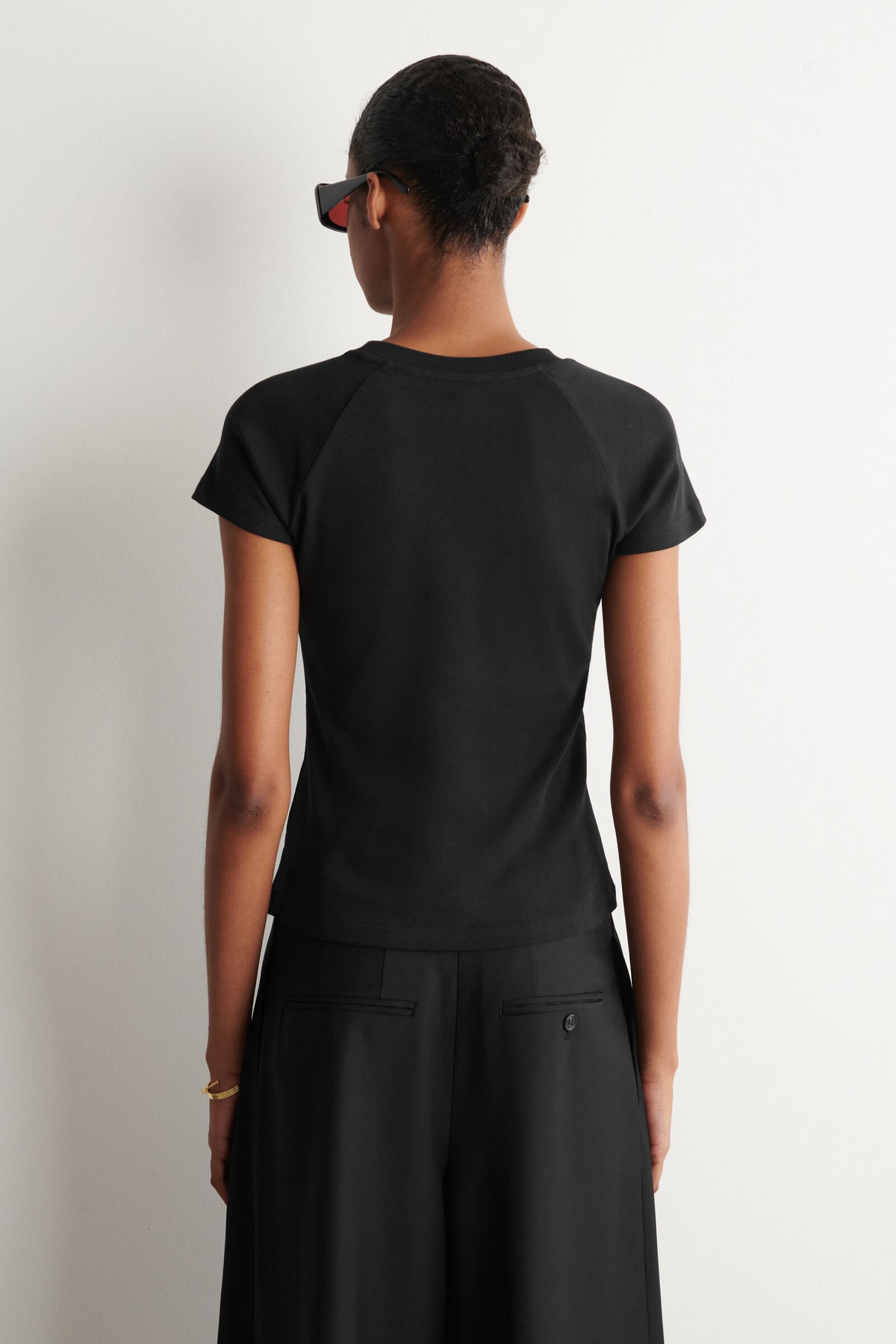 CAMISETA RAGLÁN DE ALGODÓN AJUSTADA - NEGRO