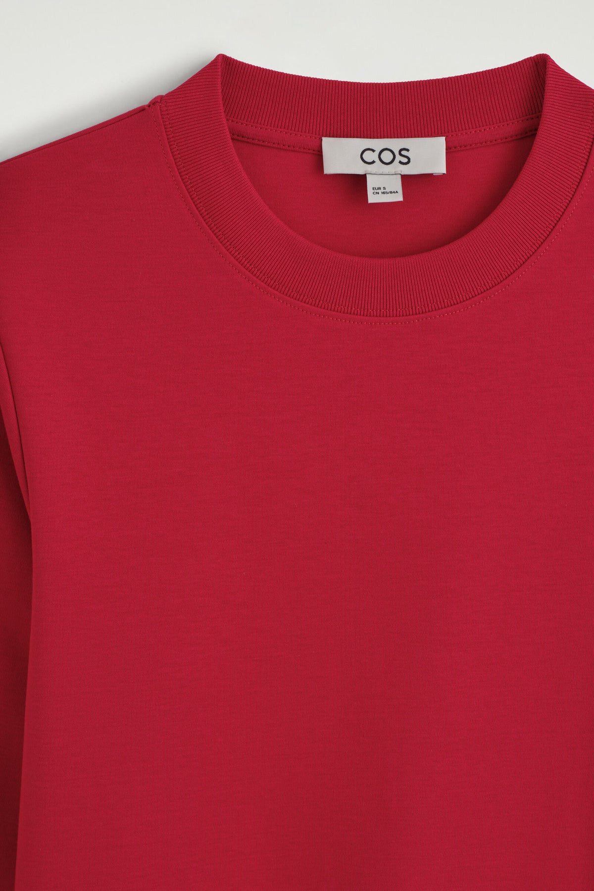 CAMISETA DE MANGA LARGA DE CORTE LIMPIO - ROJO | DescriptiveDetail