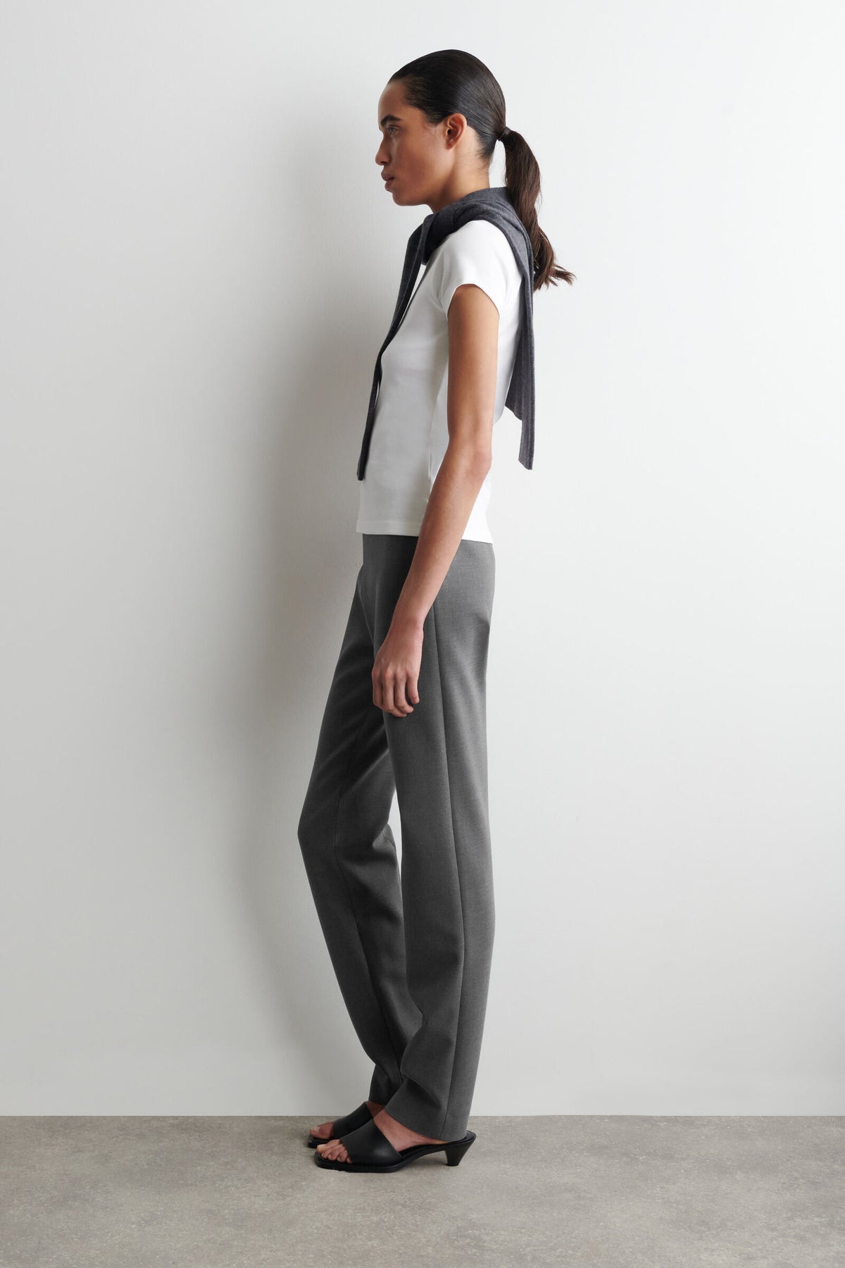 PANTALONES SLIM DE PIERNA RECTA - GRIS - StillMedia/Lookbook