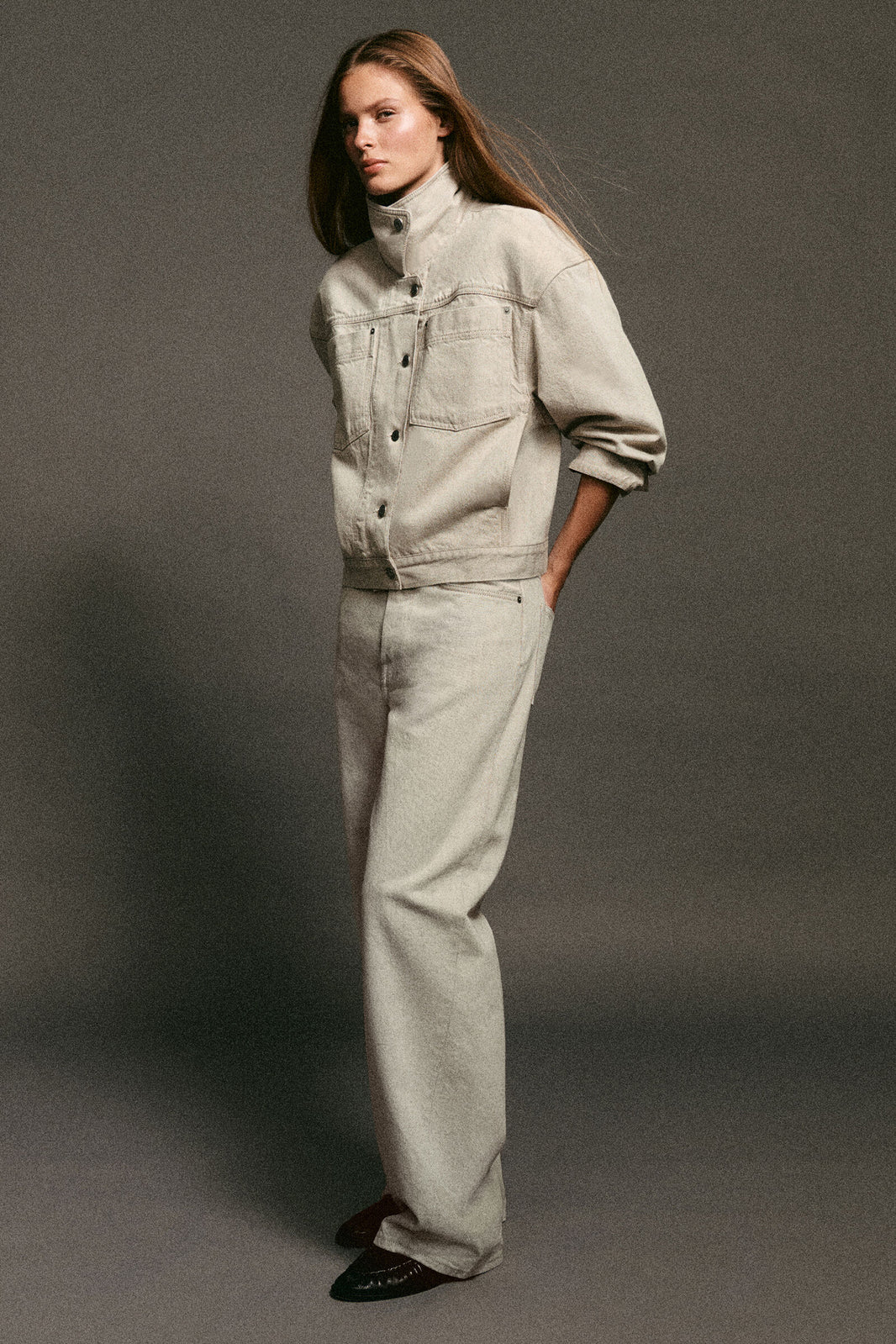CHAQUETA DE MEZCLILLA - BEIGE | Lookbook
