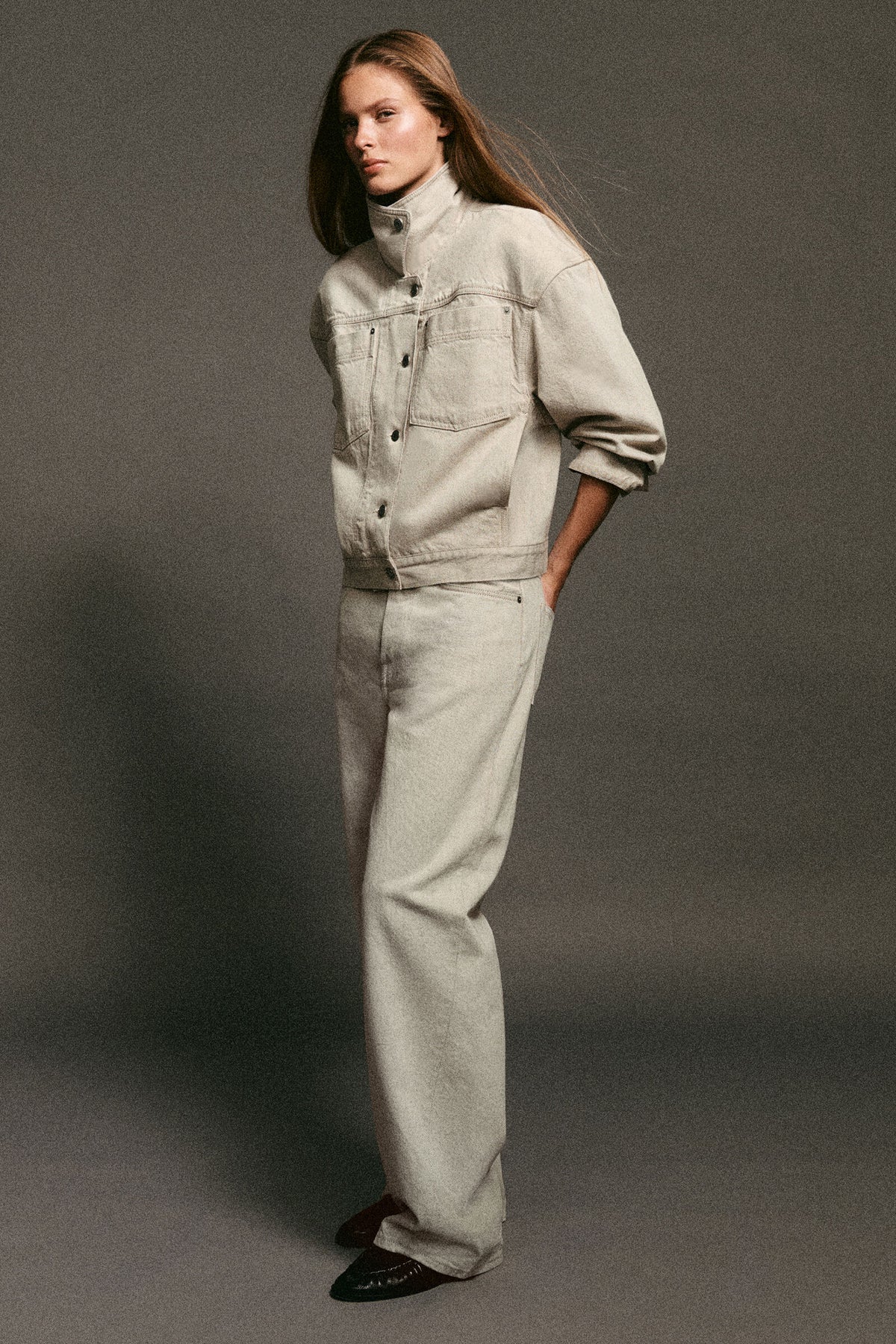 CHAQUETA DE MEZCLILLA - BEIGE | Lookbook