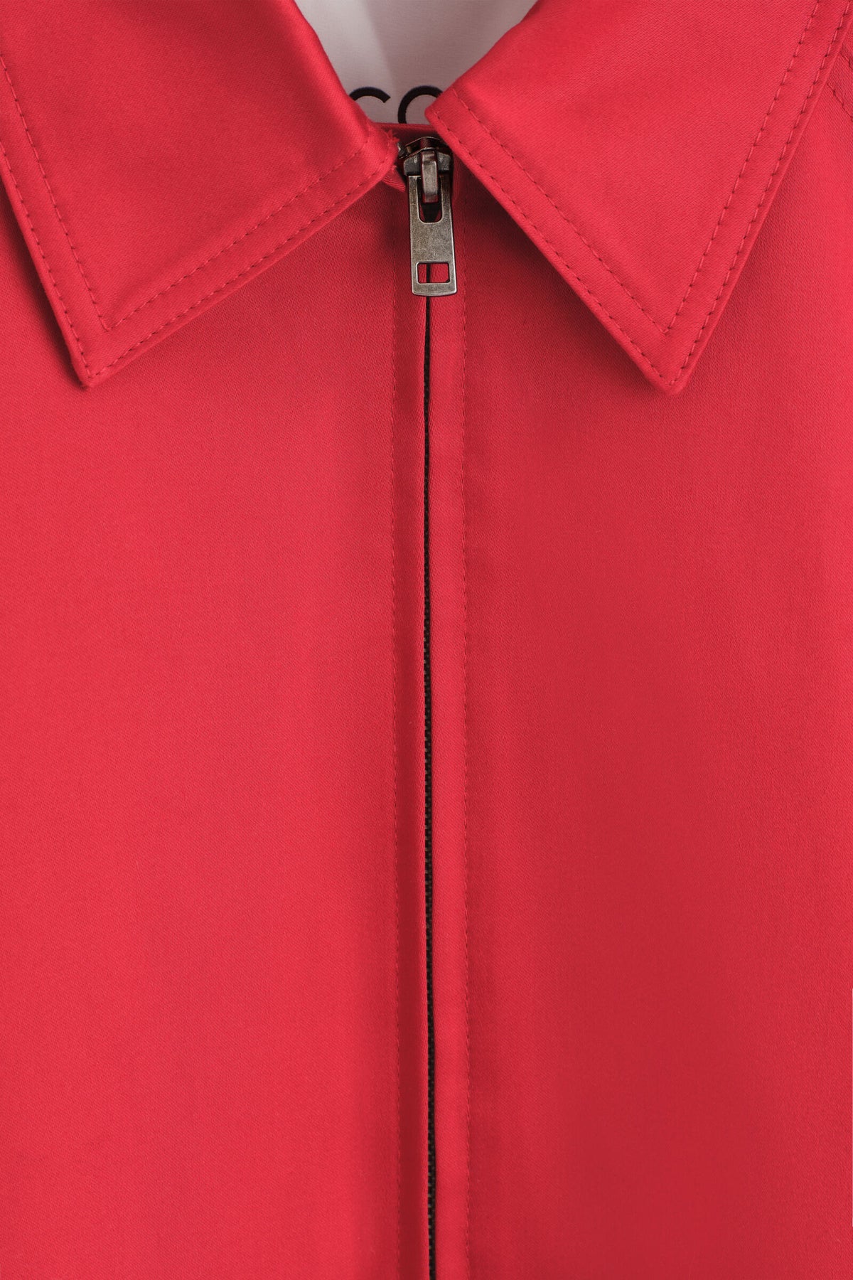 ABRIGO DE ALGODÓN ESCULTÓRICO - ROJO | DescriptiveDetail