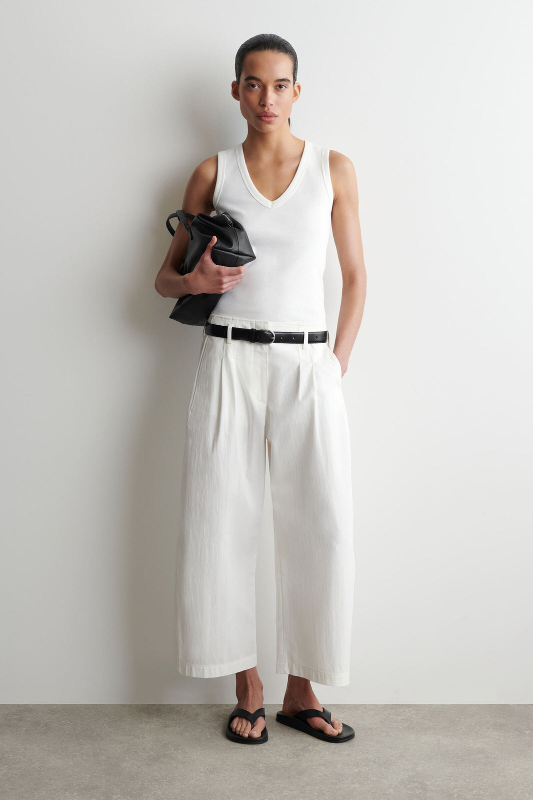PANTALONES DE ALGODÓN PLISADOS CON PIERNA DE TAMBOR - BLANCO