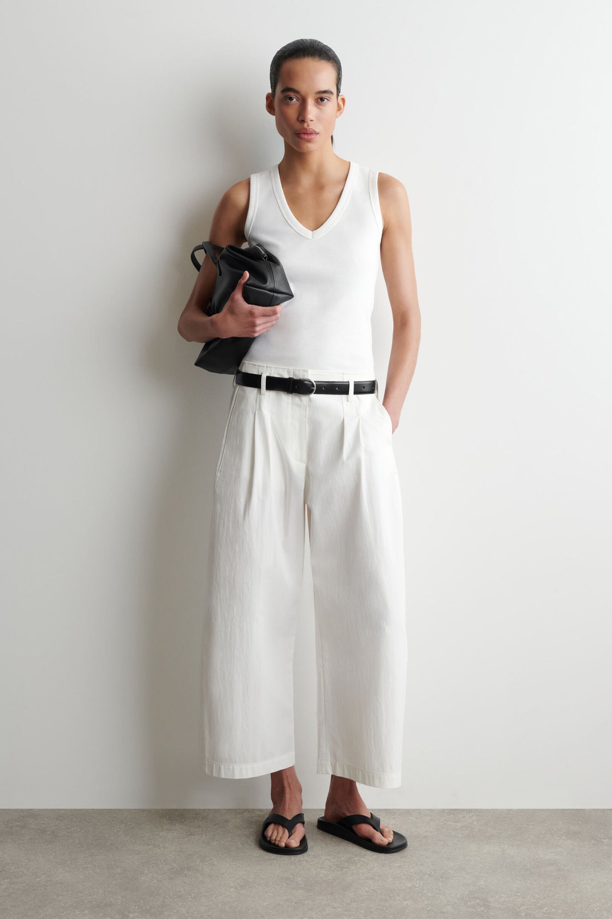 PANTALONES DE ALGODÓN PLISADOS CON PIERNA DE TAMBOR - BLANCO