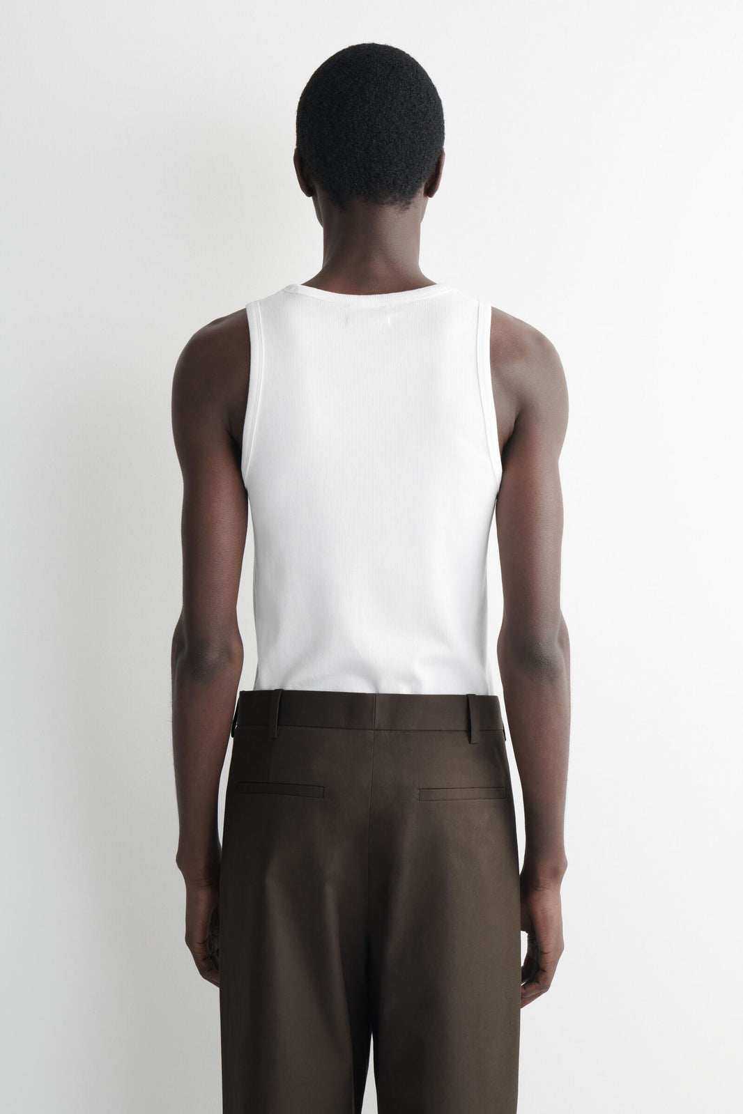 CAMISETA DE ALGODÓN AJUSTADA Y ACANALADA - BLANCO