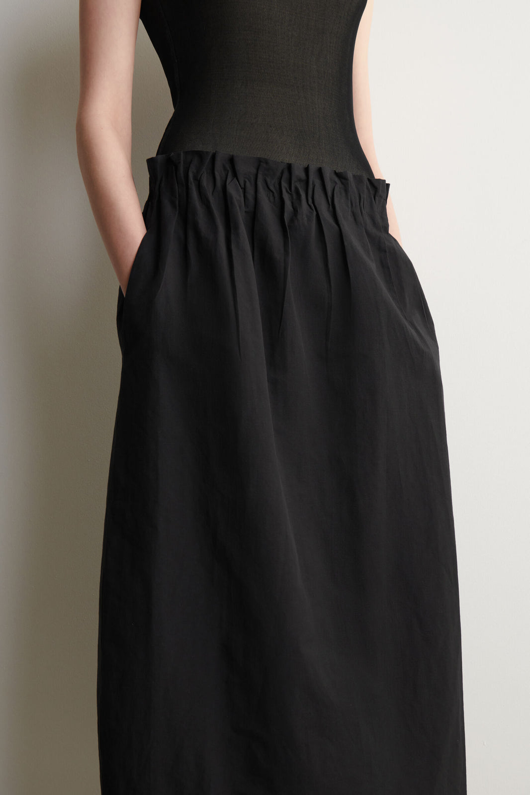 FALDA MIDI DE GLOBO DE ALGODÓN-LINEN - NEGRO
