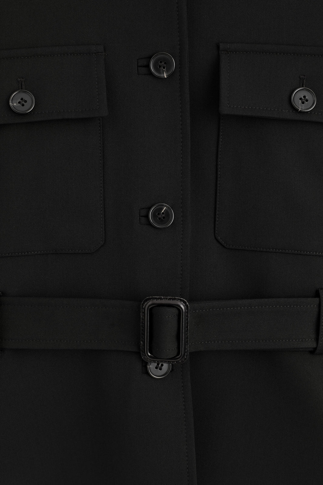 SACO PEPLUM CON CINTURÓN - NEGRO | DescriptiveDetail