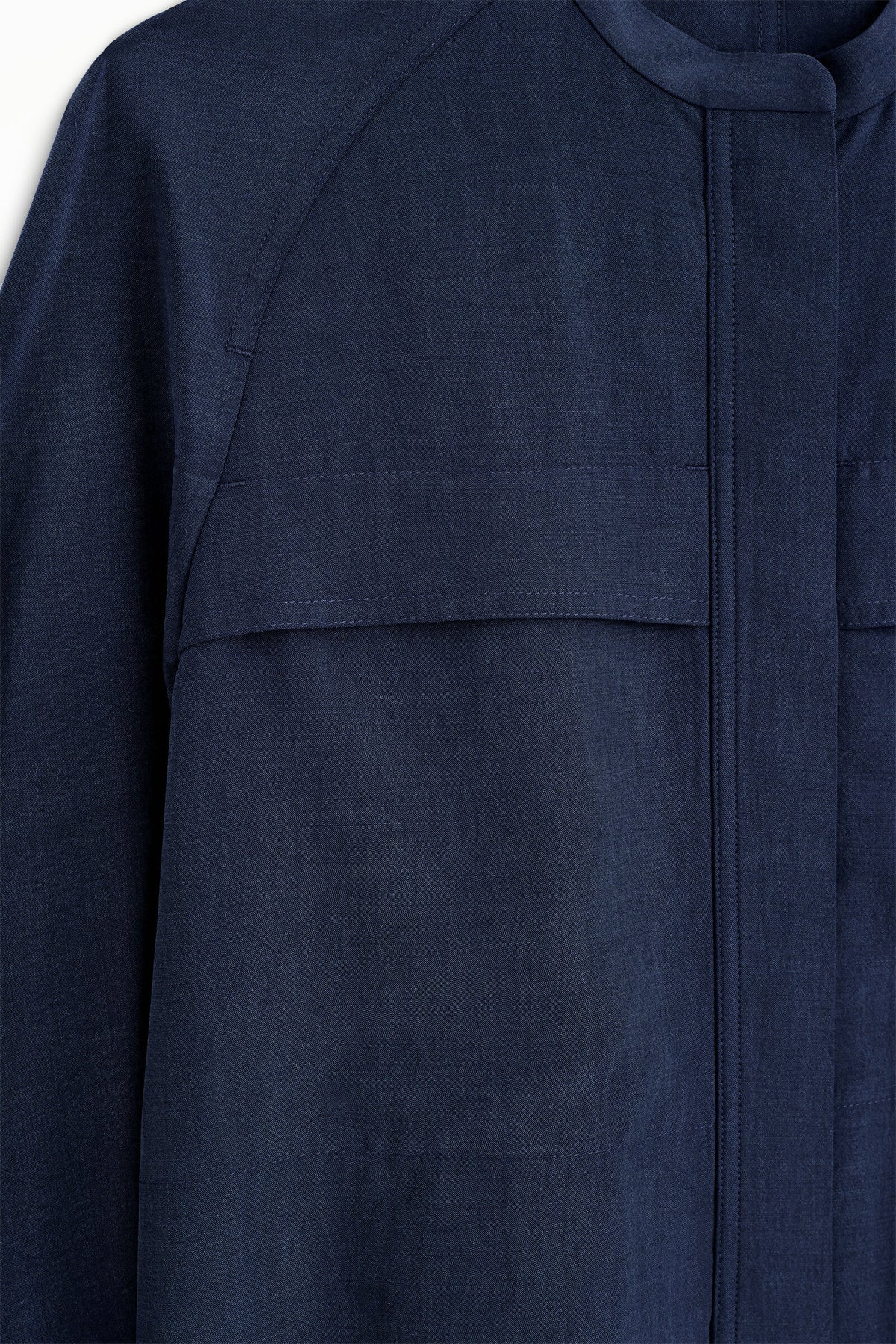 CAMISA UTILITY FLUIDA - MARINO | DescriptiveDetail