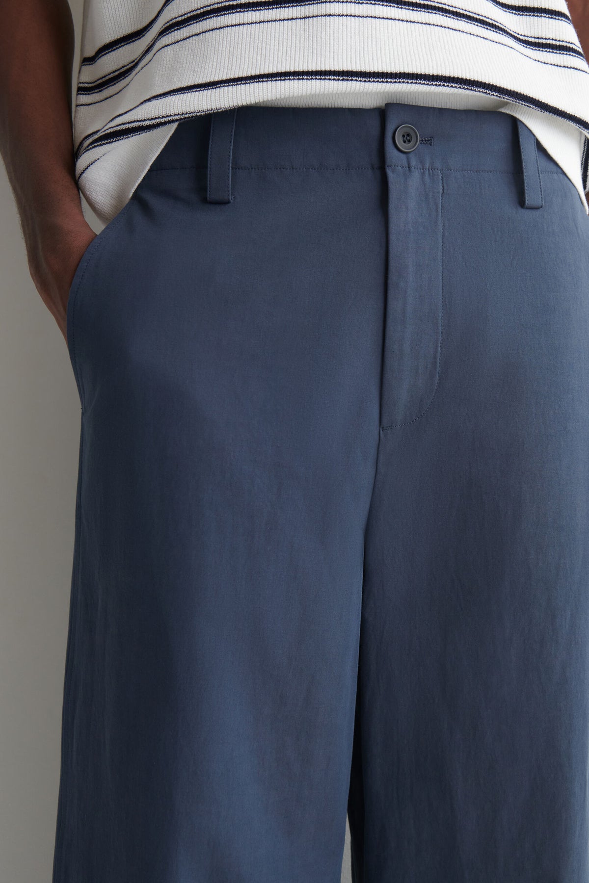 PANTALONES RELAXED-FIT DE PIERNA RECTA CON DOBLADILLO - AZUL MARINO