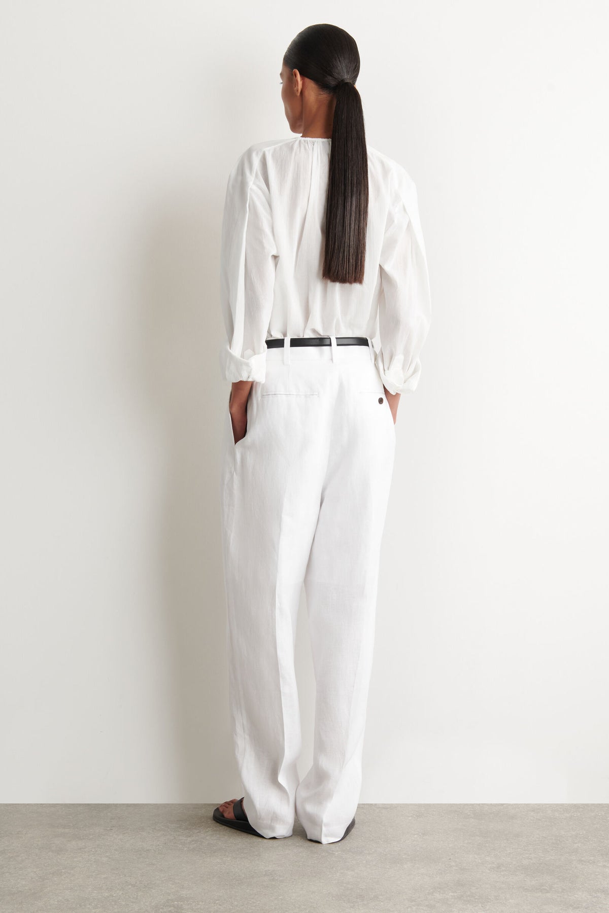PANTALONES DE LINO SASTREROS DE PIERNA BARREL - BLANCO