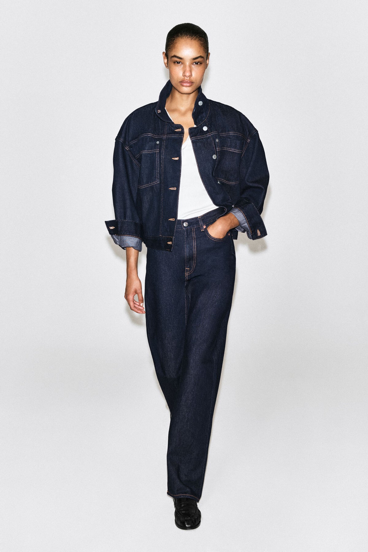 JEANS DE PIERNA RECTA CHORD - ÍNDIGO