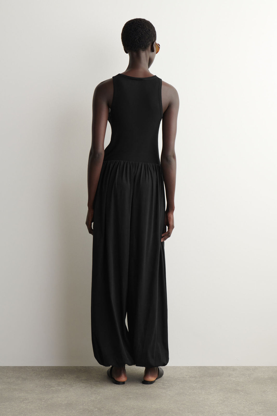 PANTALONES DE JERSEY CON VOLUMEN RECOGIDO - NEGRO