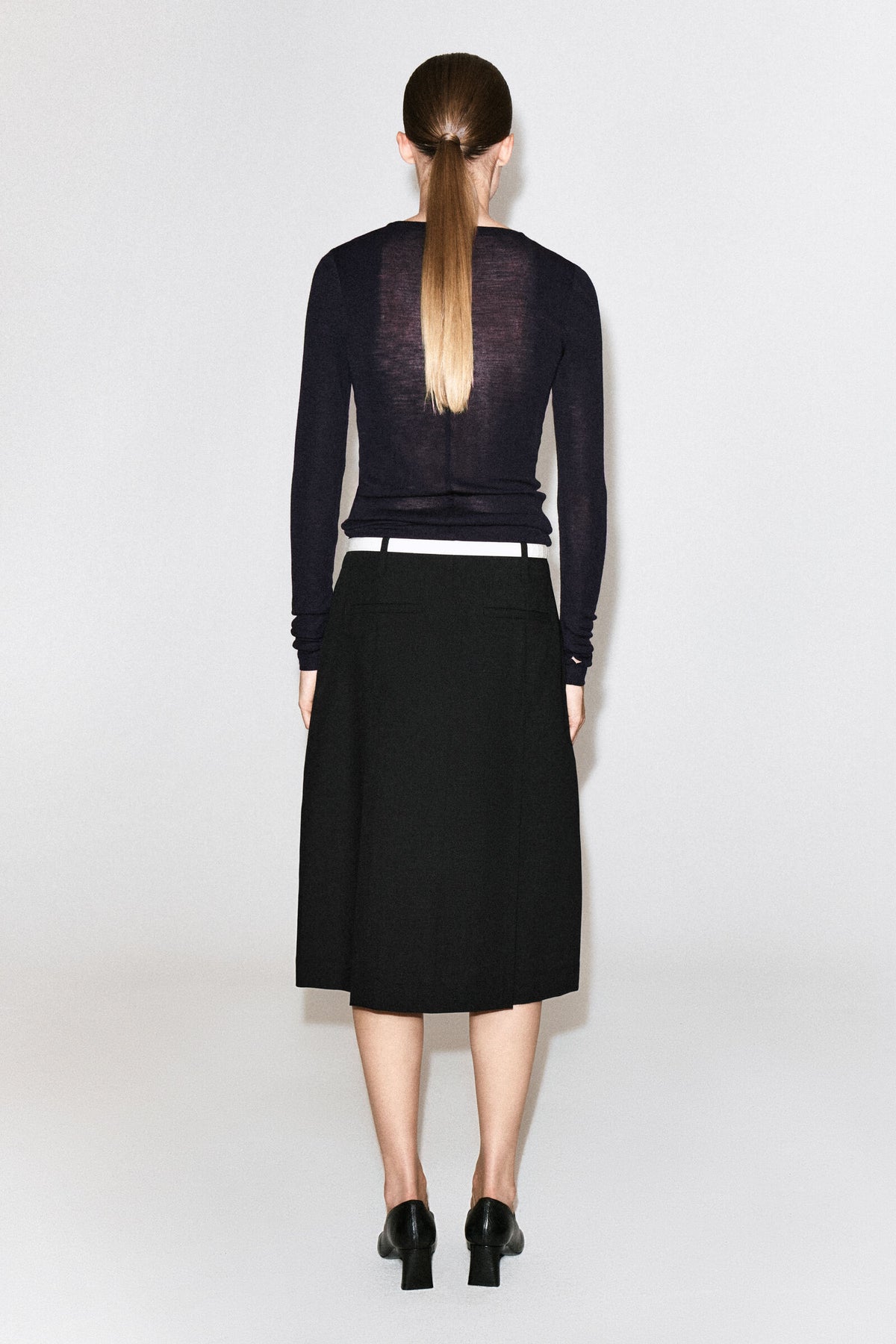 FALDA MIDI DE LANA CON PLIEGUES - NEGRO