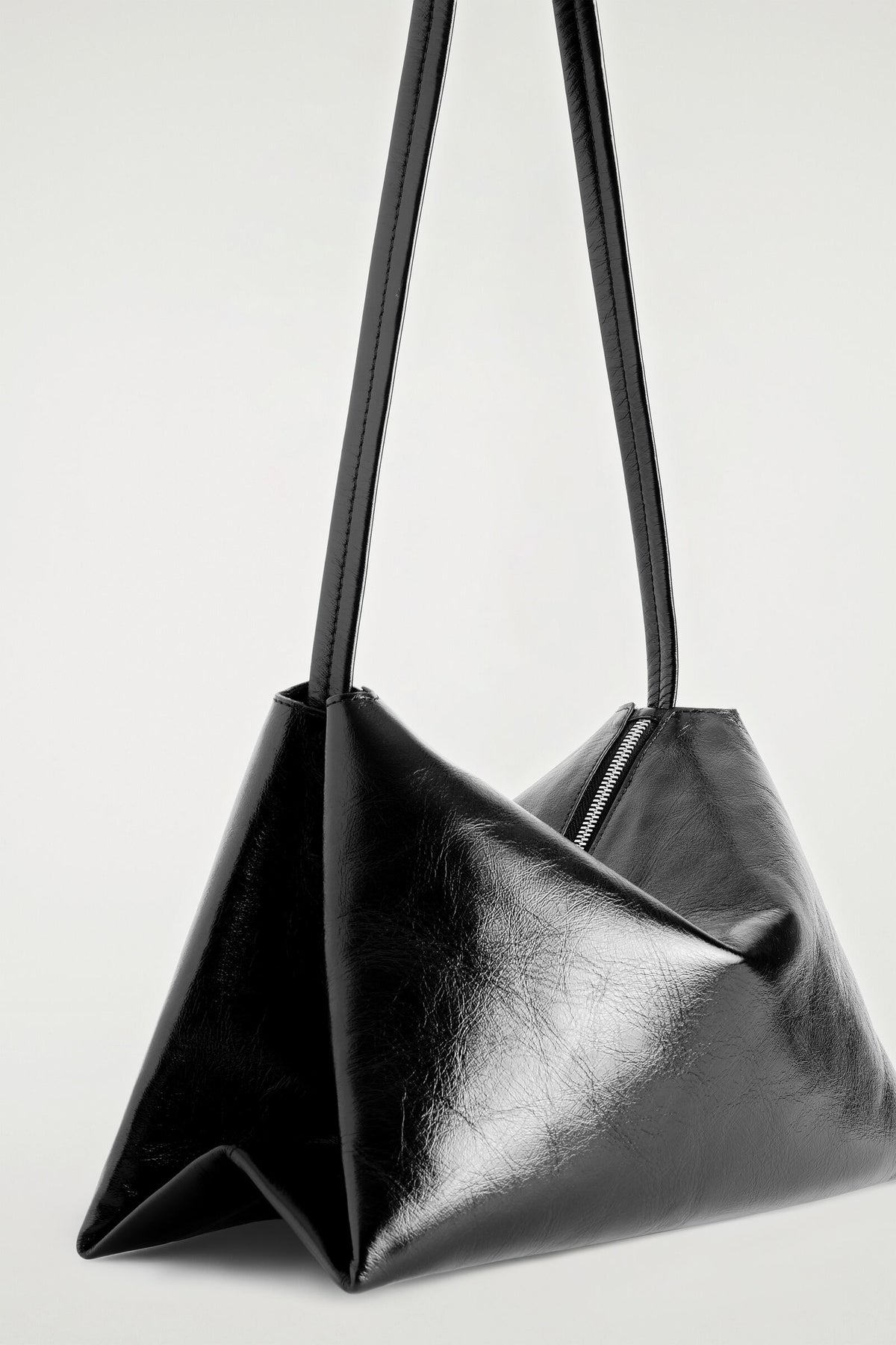 BOLSO DE HOMBRO PABELLÓN - CUERO - NEGRO | DescriptiveDetail