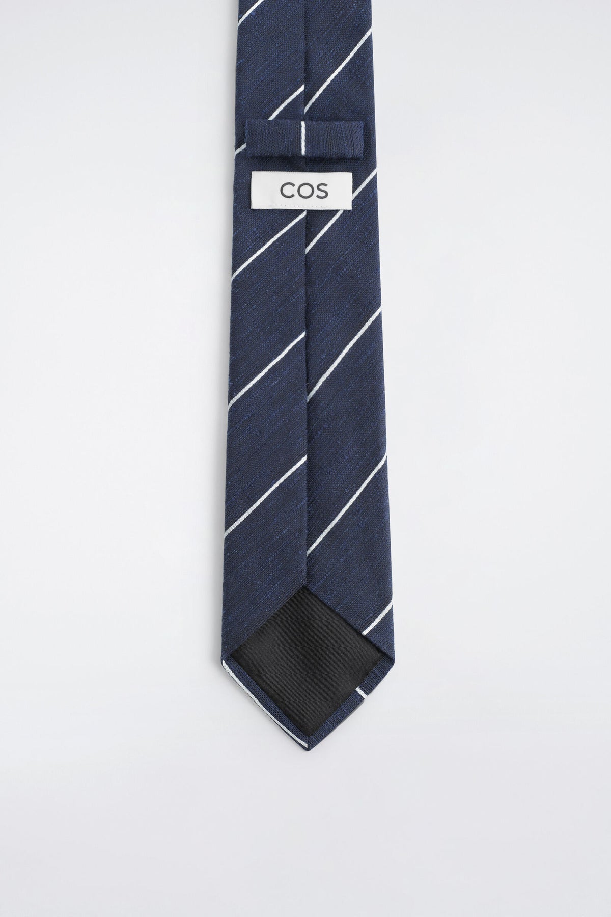 CORBATA DE SEDA A RAYAS - AZUL MARINO / RAYADO | DescriptiveDetail