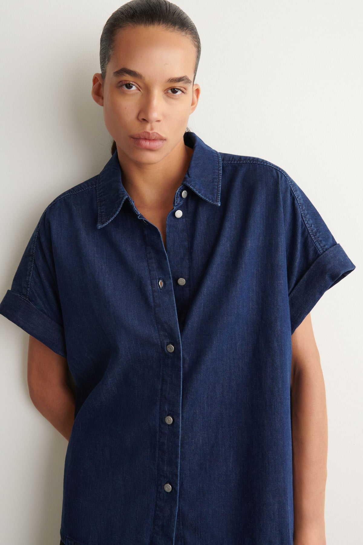 CAMISA DE MEZCLILLA DE MANGA CORTA - AZUL OSCURO