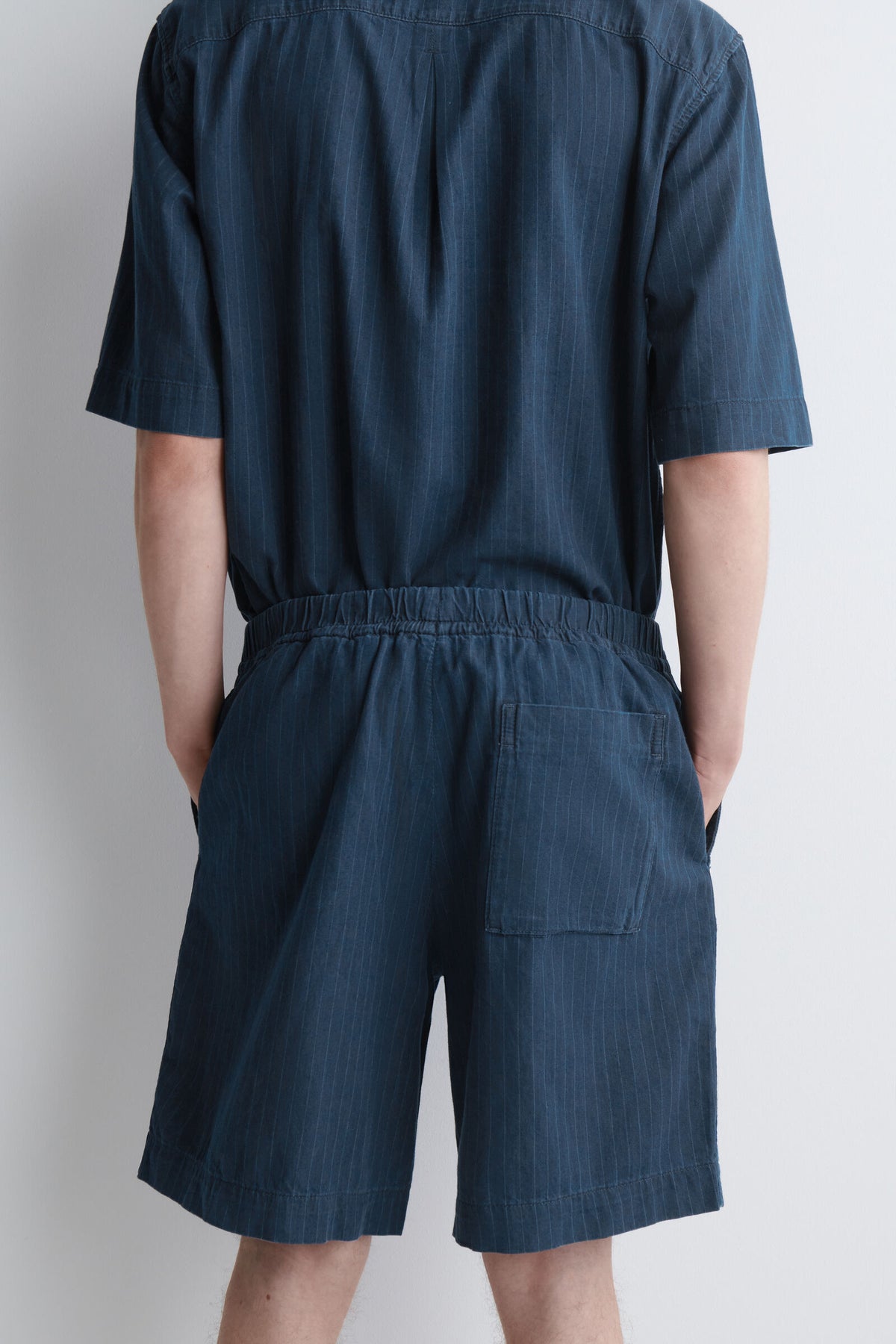 SHORTS DE MEZCLILLA A RAYAS CON CORDÓN - ÍNDIGO / A RAYAS