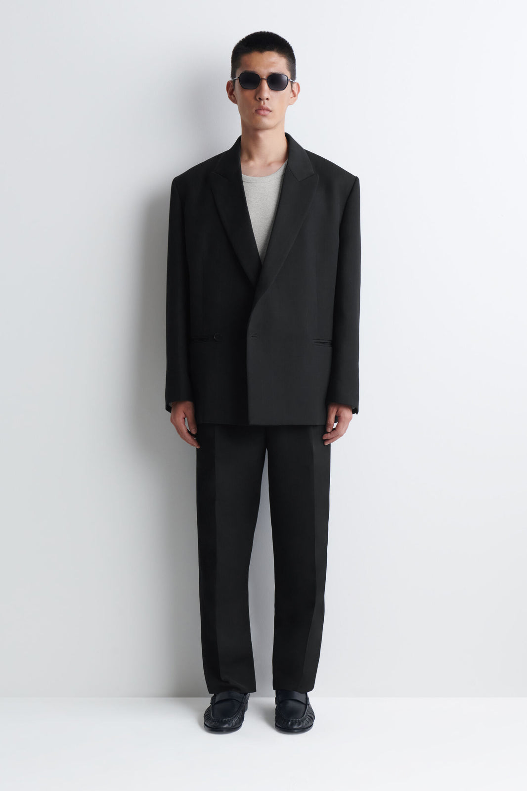 PANTALONES TAPERED DE MEZCLA DE LANA CON PLIEGUES - NEGRO