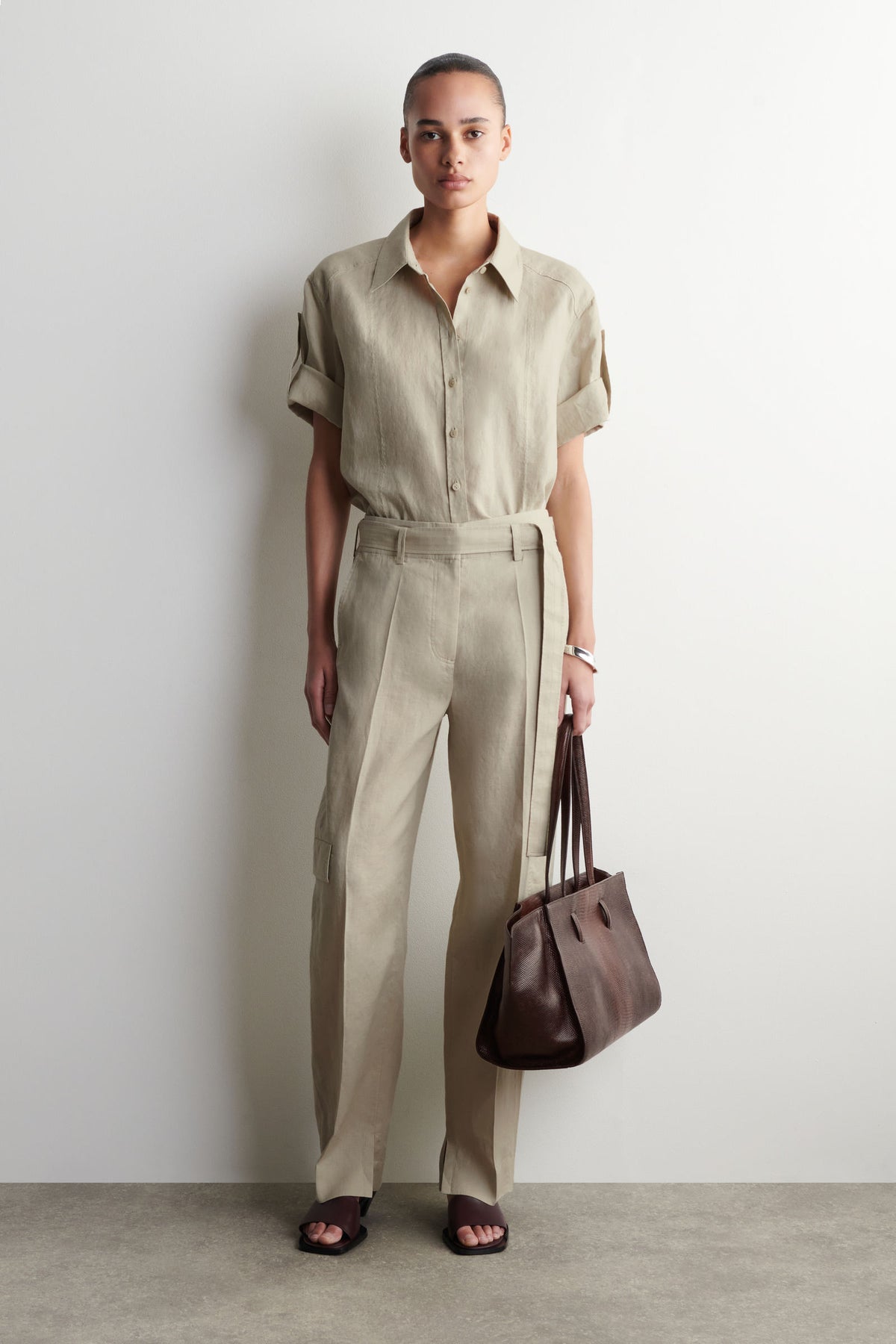 CAMISA DE LINO CON MANGAS DOBLADAS - BEIGE - StillMedia/Lookbook