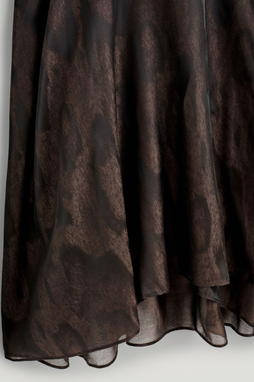 FALDA MIDI DE JACQUARD - MARRÓN / EFECTO ANIMAL | DescriptiveDetail