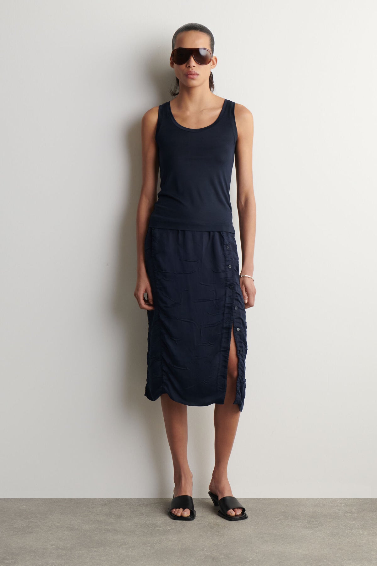 TANK TOP DE SEDA CON ESCOTE REDONDO - NAVY