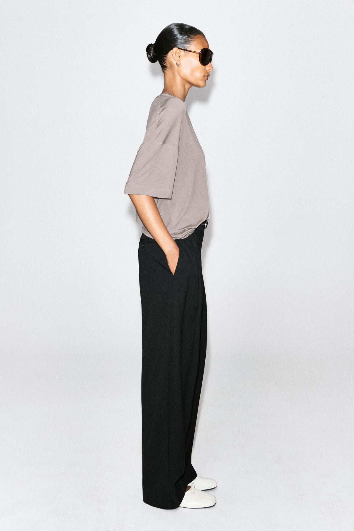 CAMISETA FLUIDA DE MODAL CON ESCOTE REDONDO - GRIS