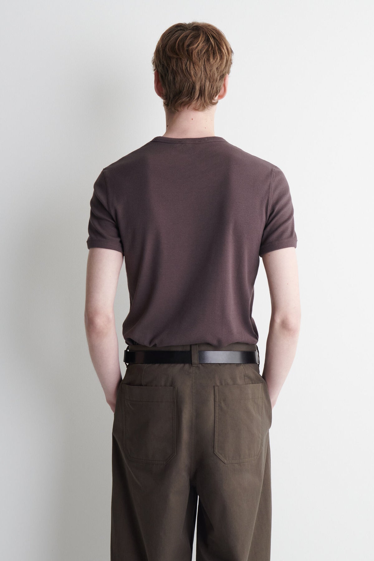 CAMISETA DE ALGODÓN SLIM ACANALADA - MARRÓN - StillMedia/Lookbook