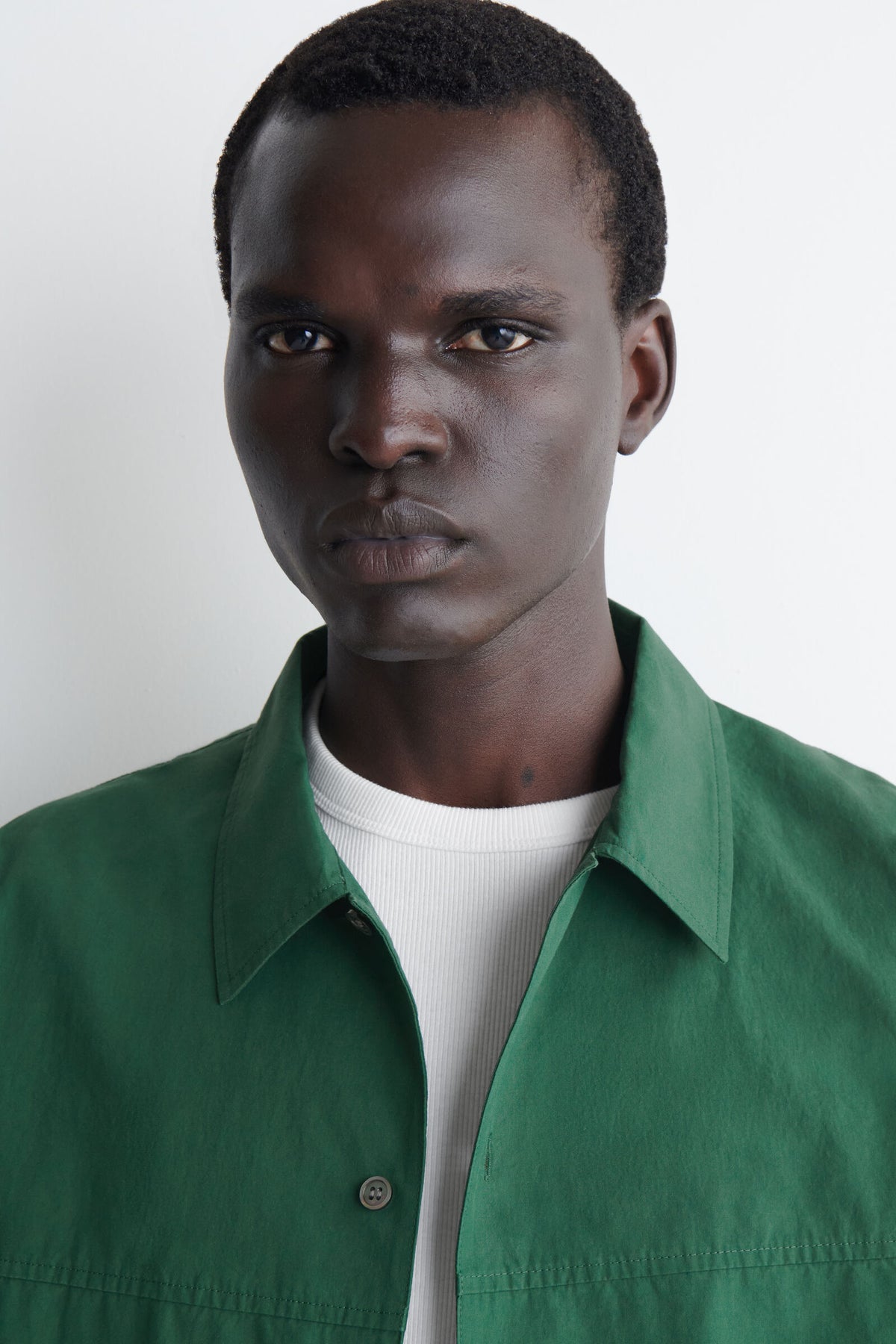 CAMISA UTILITY DE ALGODÓN-POPLIN DE CORTE CUADRADO - VERDE