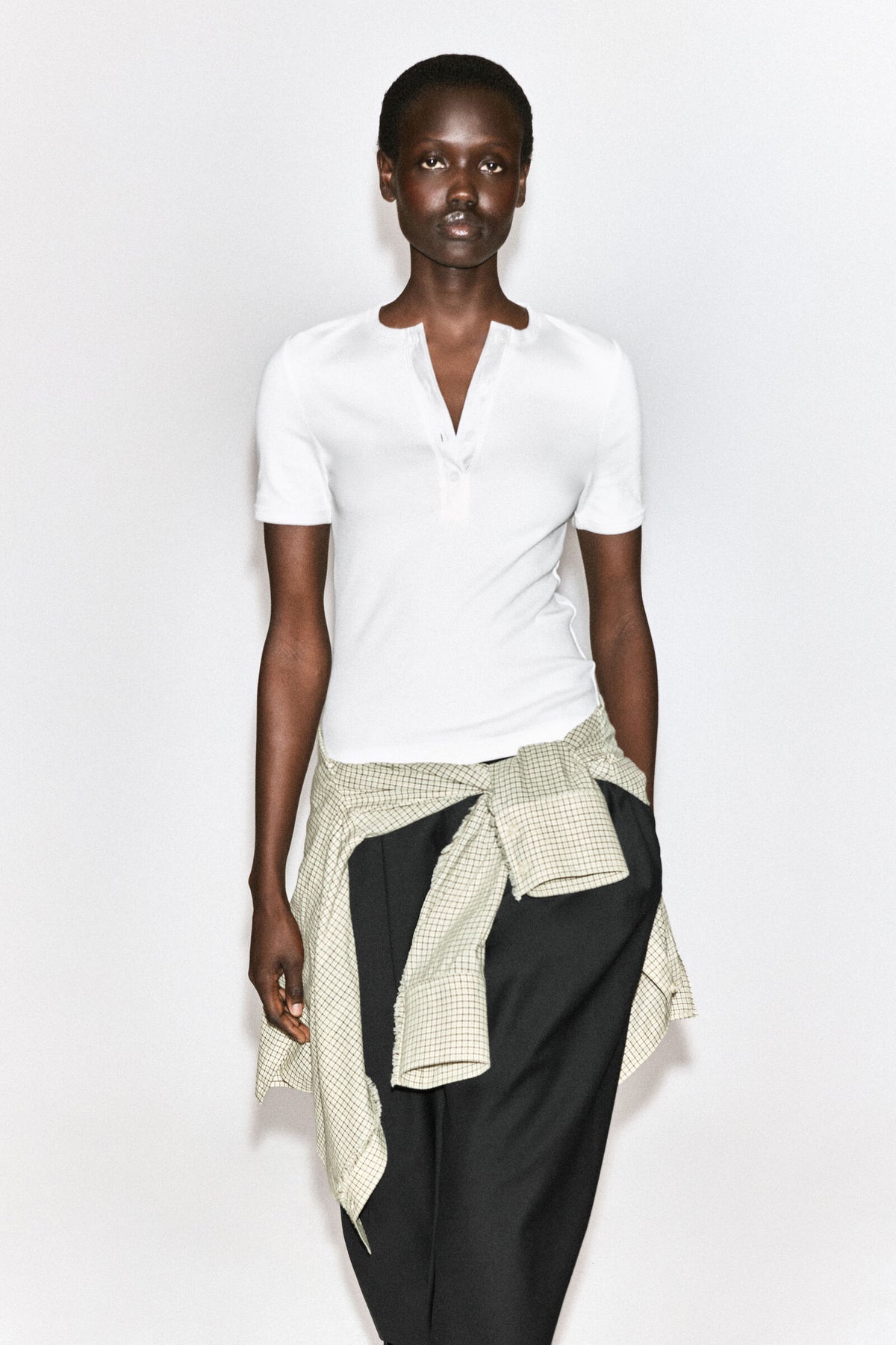 CAMISETA HENLEY ACANALADA - BLANCO