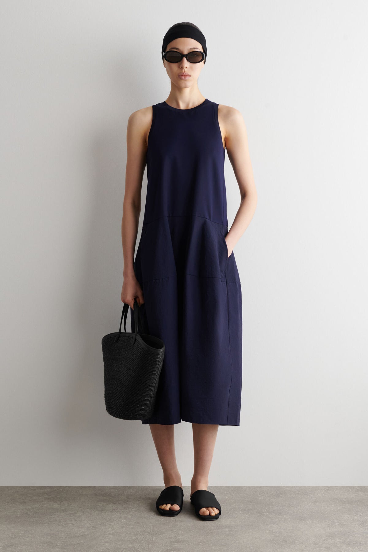 VESTIDO MIDI SIN MANGAS CON PANELES - AZUL MARINO