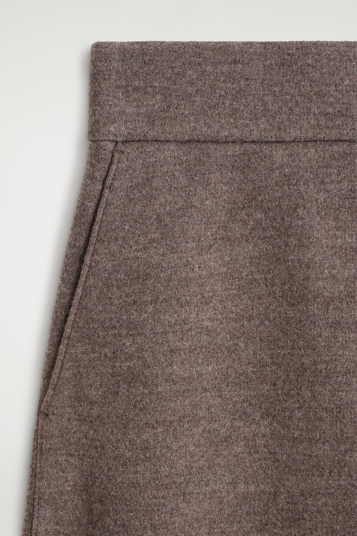 PANTALONES DE PIERNA BARREL DE MEZCLA DE LANA ESCALDADA - BEIGE MÉLANGE | DescriptiveDetail