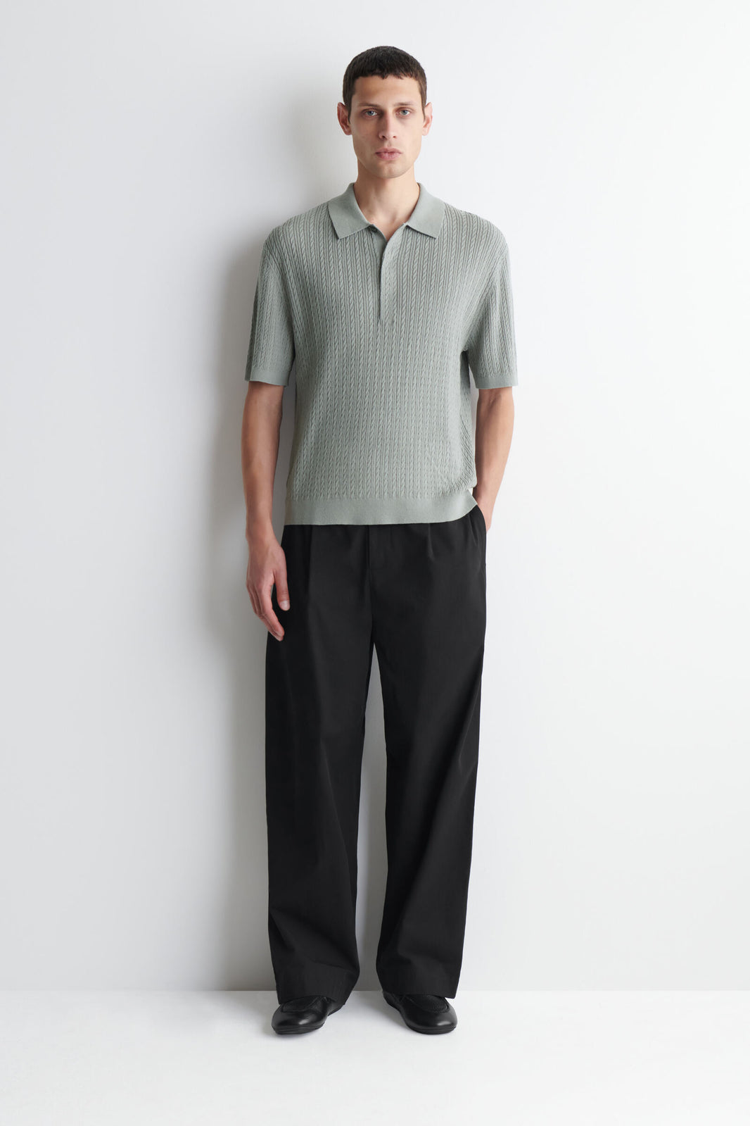 POLO DE ALGODÓN Y LINO TEJIDO EN TRENZAS - GRIS