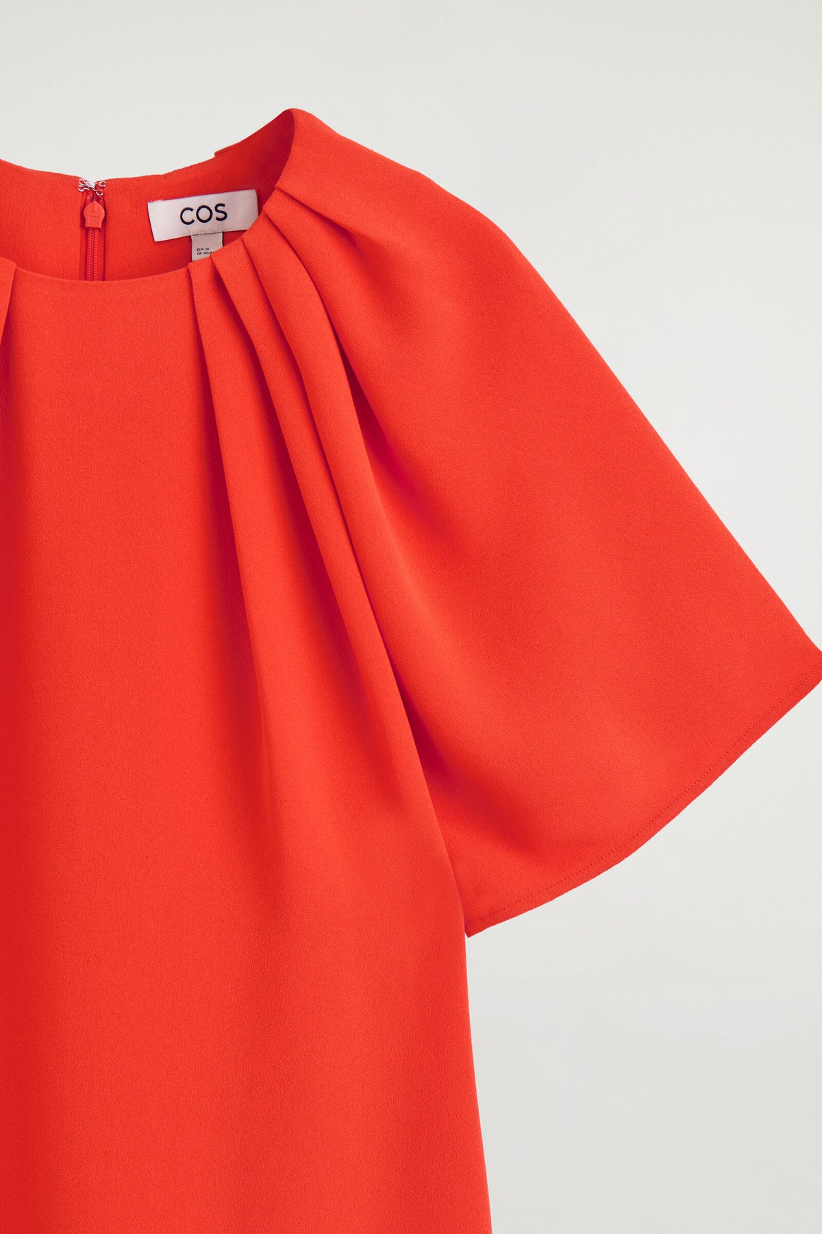 VESTIDO CORTO CON MANGAS ABULLONADAS - NARANJA | DescriptiveDetail