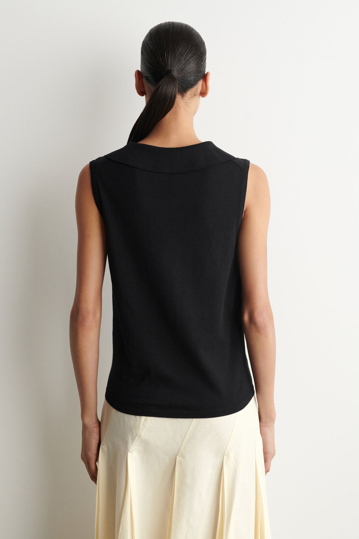 TOP DE ALGODÓN- SEDA TEJIDO CON CUELLO DE MARINERO - NEGRO