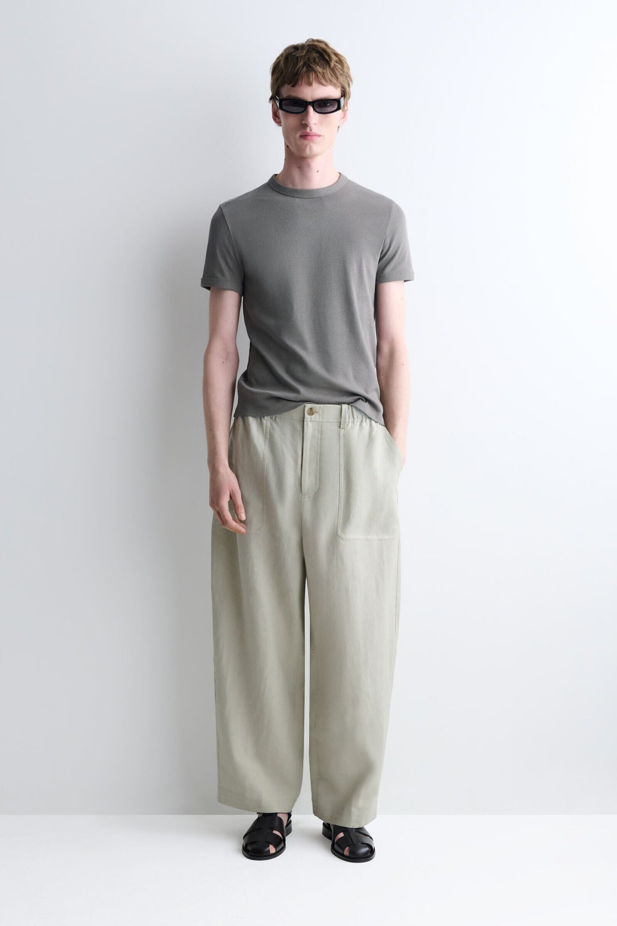 PANTALONES DE LINO DE CORTE RELAJADO Y PIERNA BARREL - VERDE CLARO - StillMedia/Lookbook