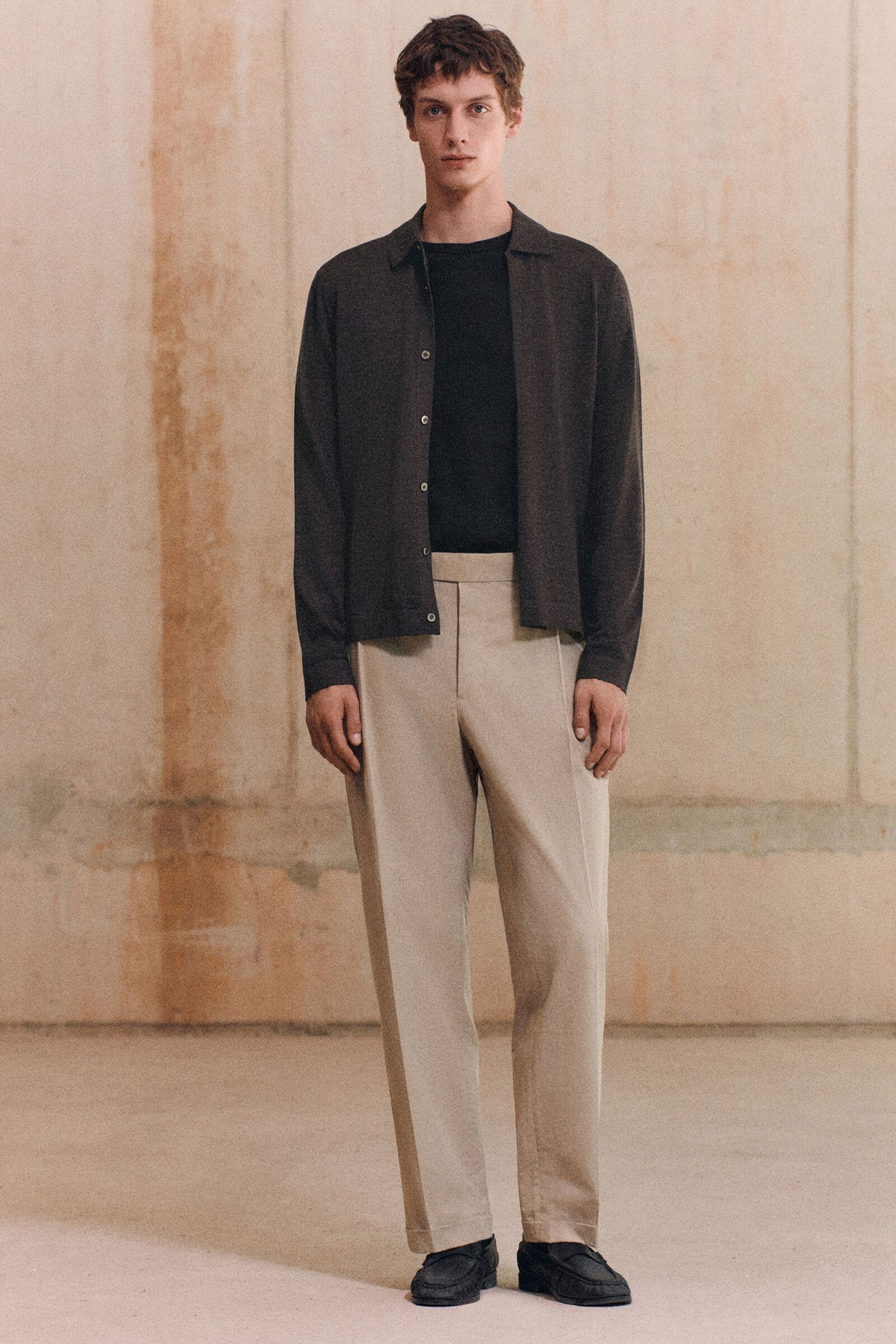 PANTALONES DE ALGODÓN DE CORTE RECTO Y AJUSTE REGULAR - BEIGE | Lookbook