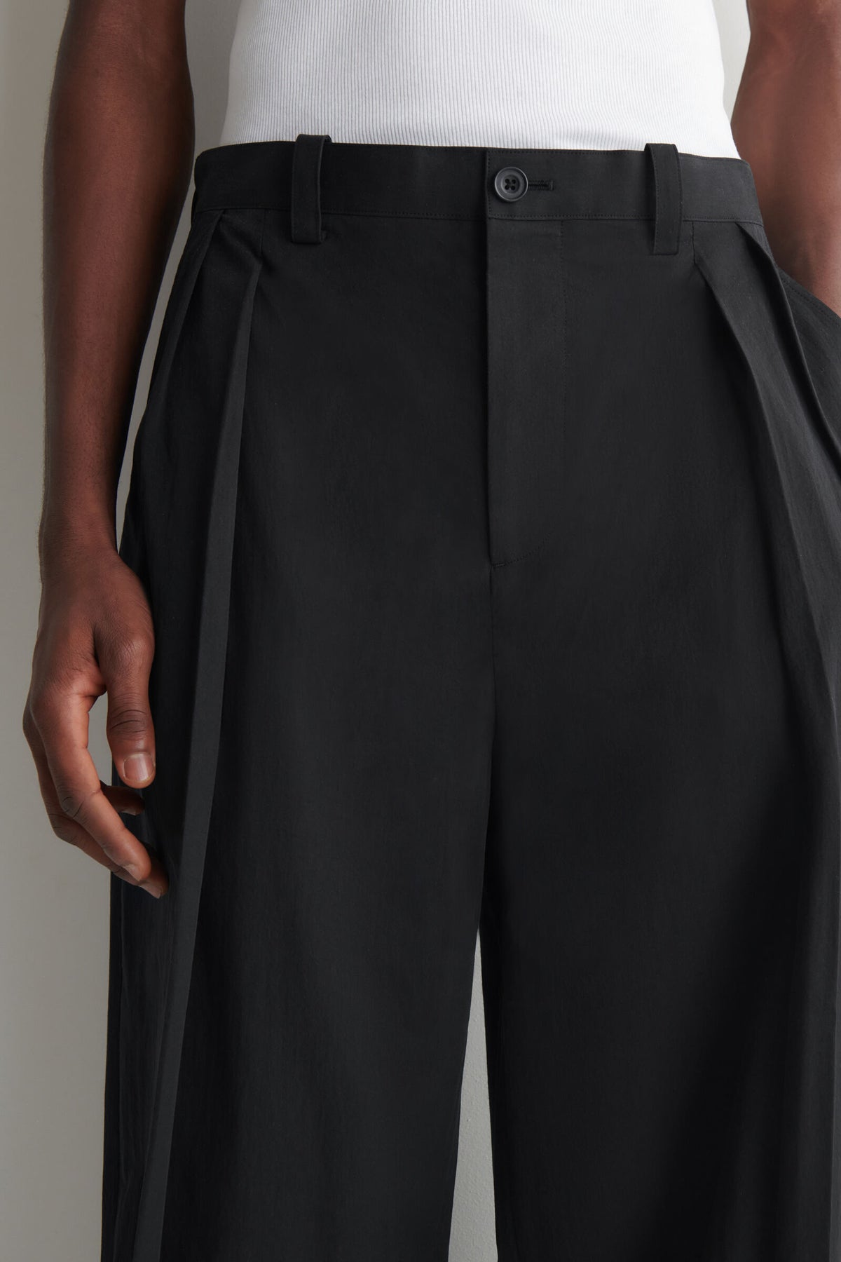 PANTALONES DE ALGODÓN RELAJADOS DE PIERNA ANCHA CON CORDÓN - NEGRO