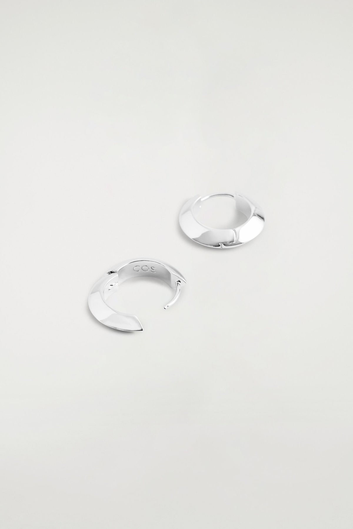 ARETES MINI AROS FACETADOS - PLATA | DescriptiveDetail