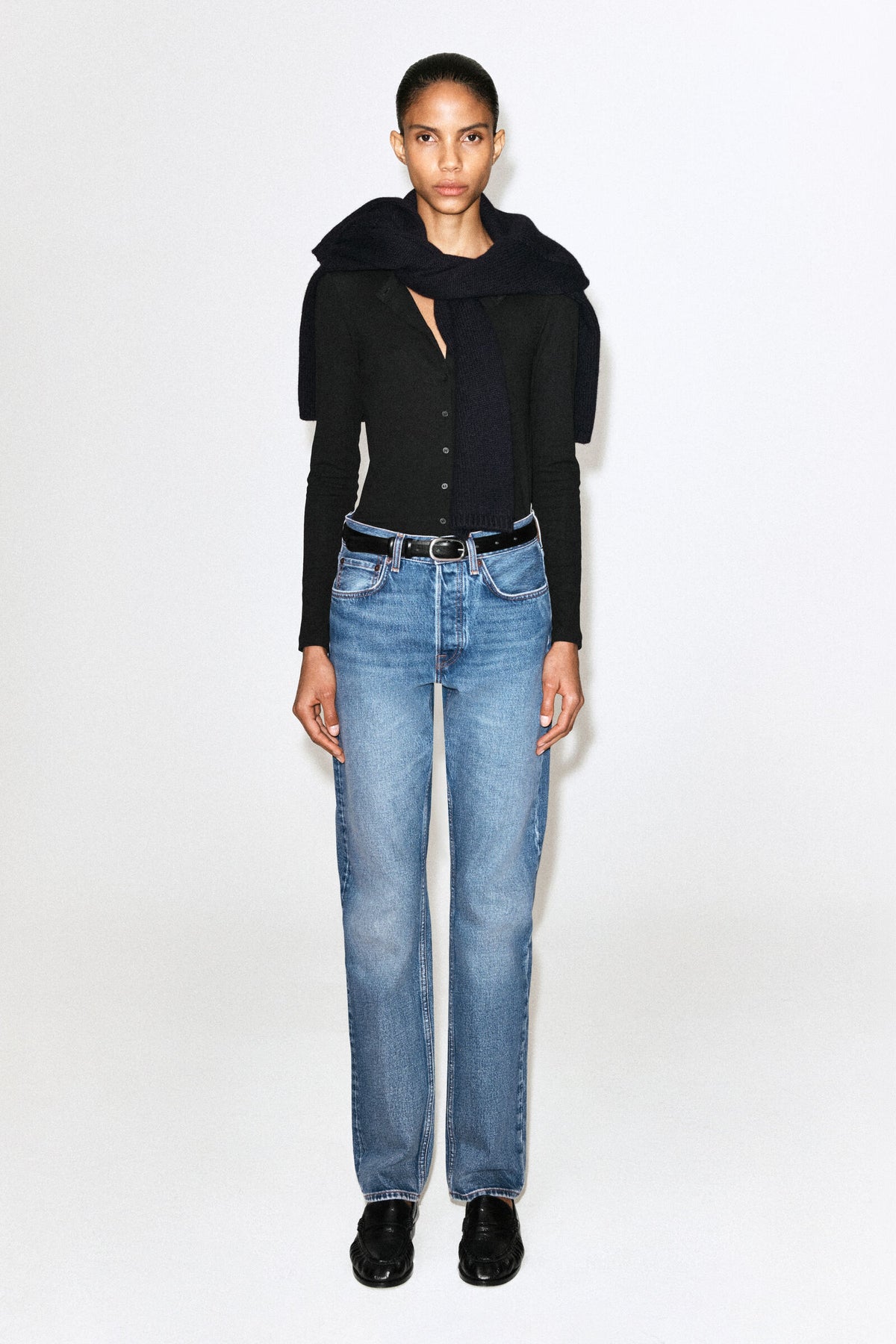 JEANS SLIM-LEG DE TUBERÍA  - AZUL