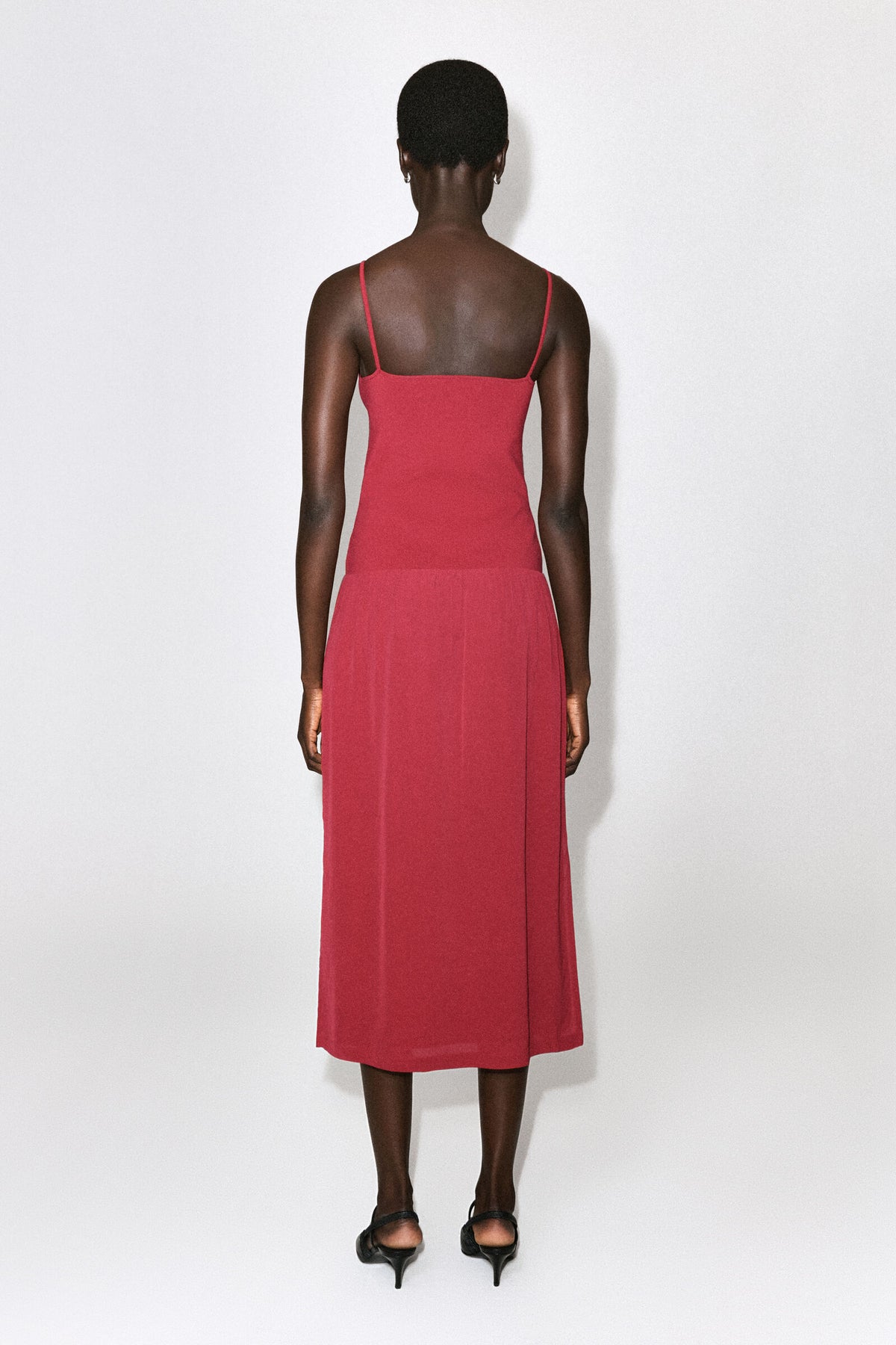 VESTIDO MAXI CON PANELES DE CONTRASTE - ROJO