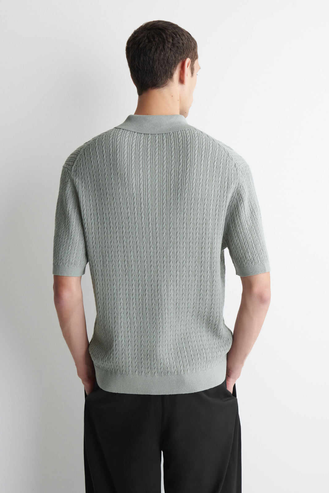 POLO DE ALGODÓN Y LINO TEJIDO EN TRENZAS - GRIS