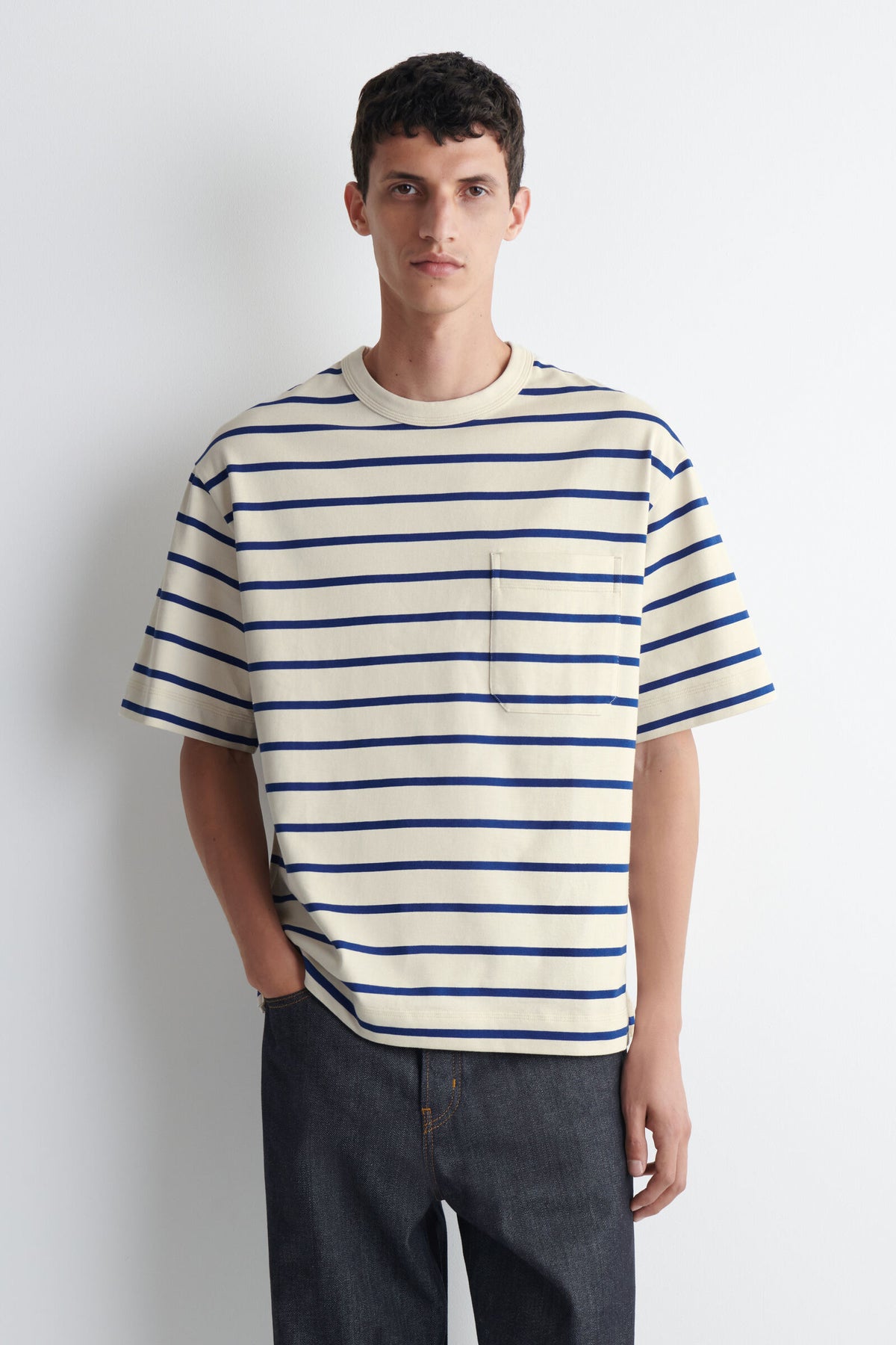 CAMISETA OVERSIZE CON BOLSILLOS - AZUL / BLANCO / RAYADO