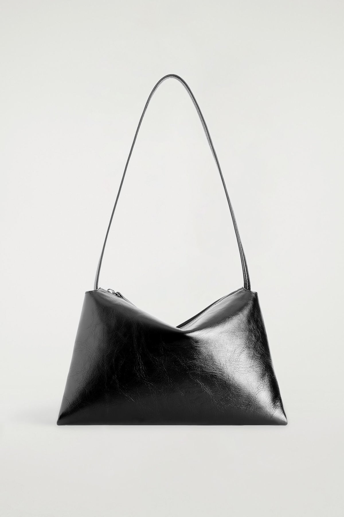 BOLSO DE HOMBRO PABELLÓN - CUERO - NEGRO | DescriptiveStillLife